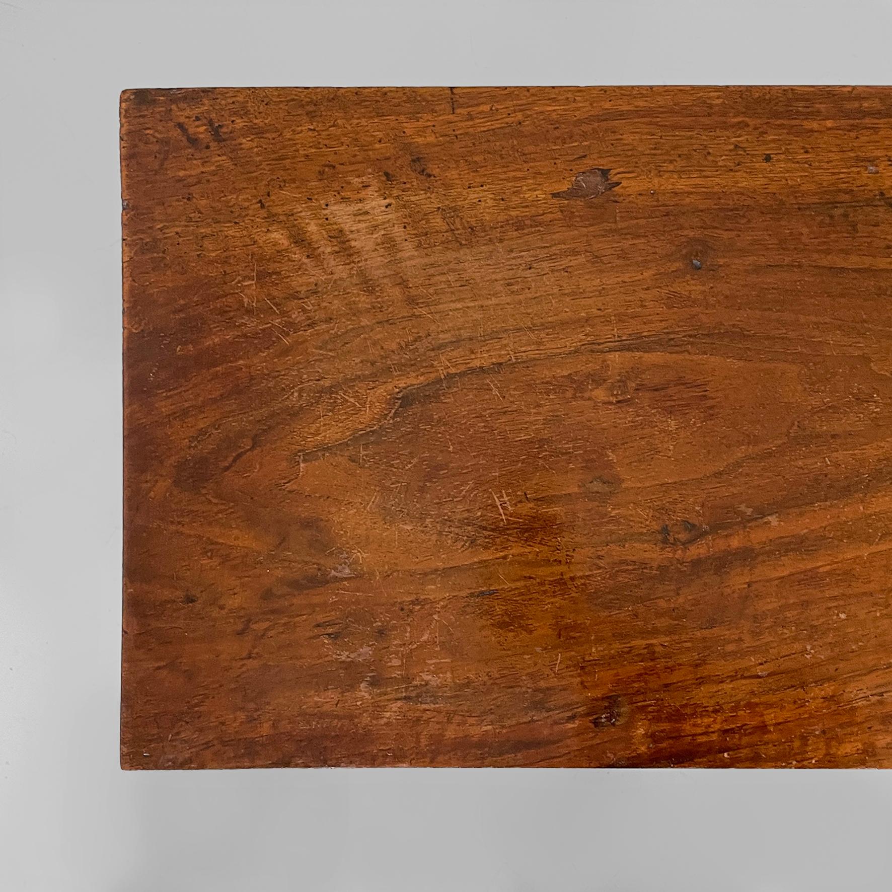 Tables basses italiennes de la fin du XIXe siècle en bois finement ouvragé, années 1930 en vente 1