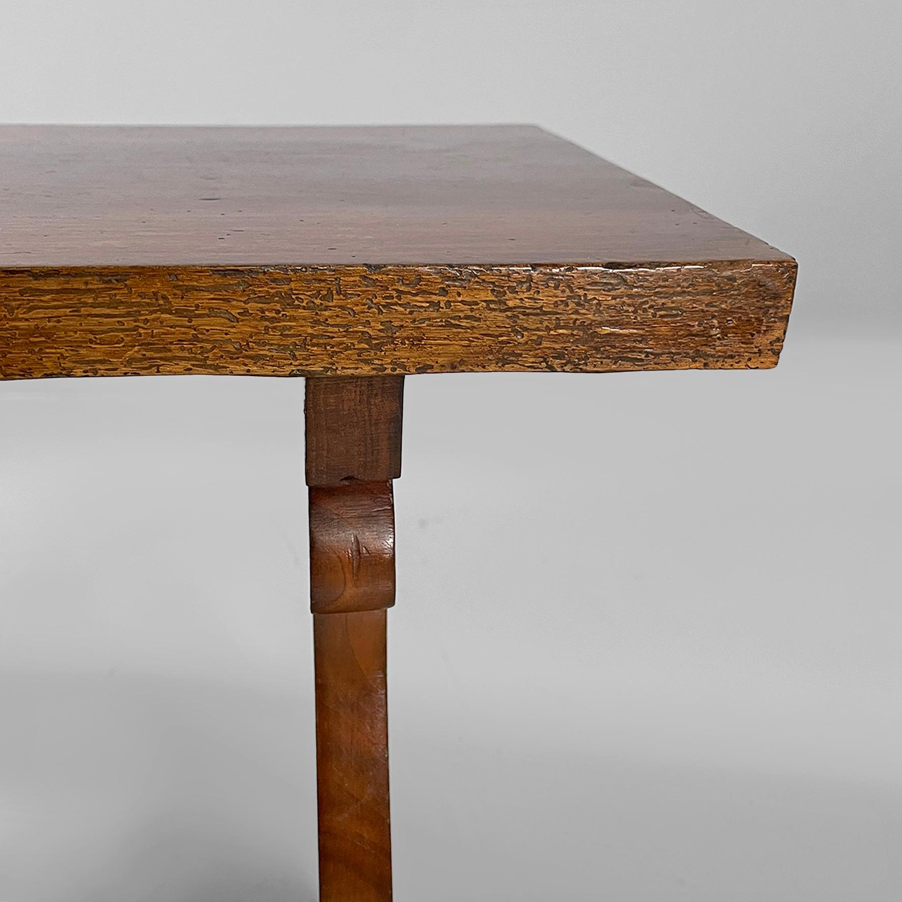 Tables basses italiennes de la fin du XIXe siècle en bois finement ouvragé, années 1930 en vente 3