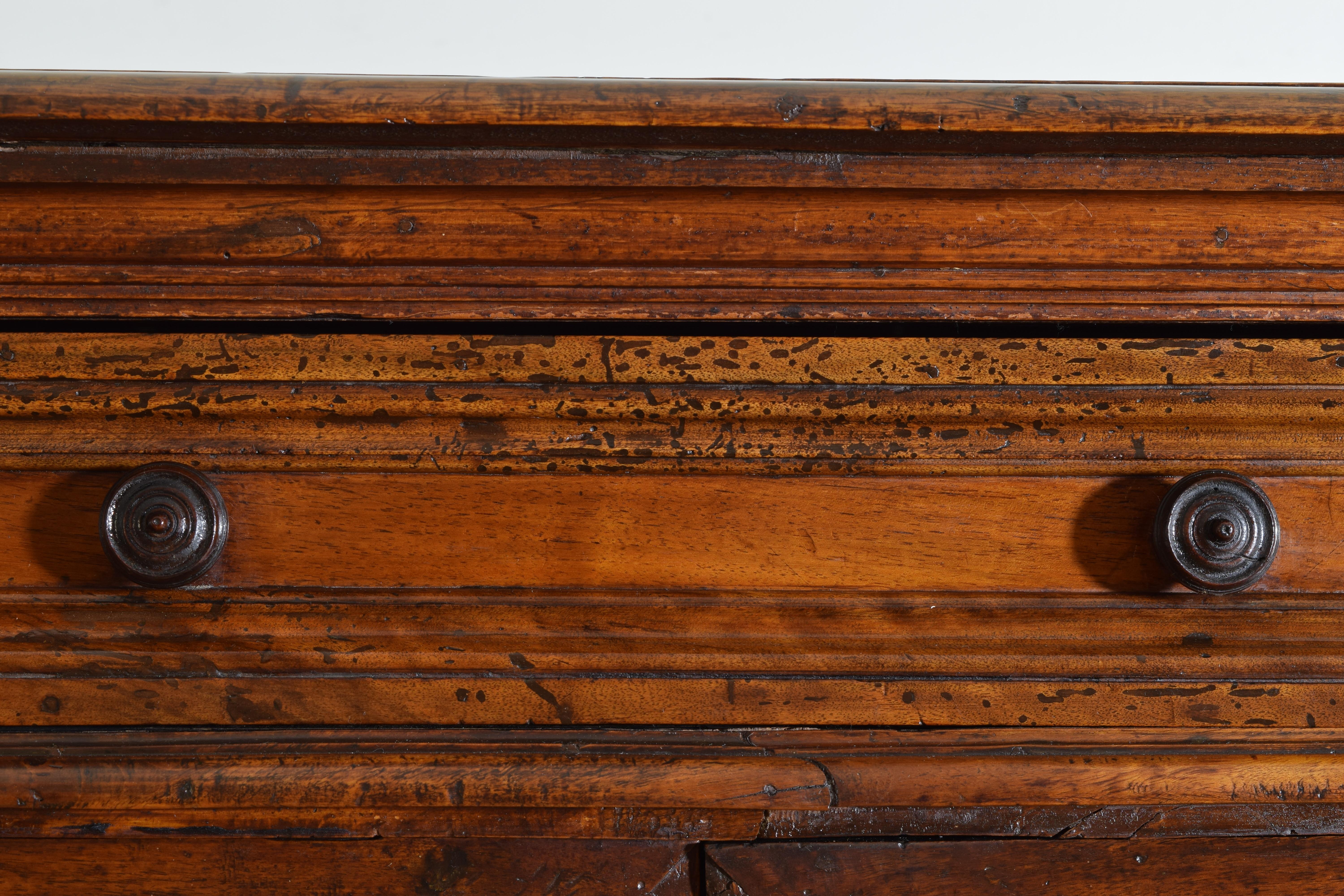 Italian Late Baroque Period Carved Walnut Credenza, late 17th / early 18th cen. For Sale 4