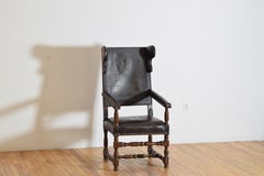 Italienische spätbarocke Poltrona aus Nussbaum und Leder, ca. 1700