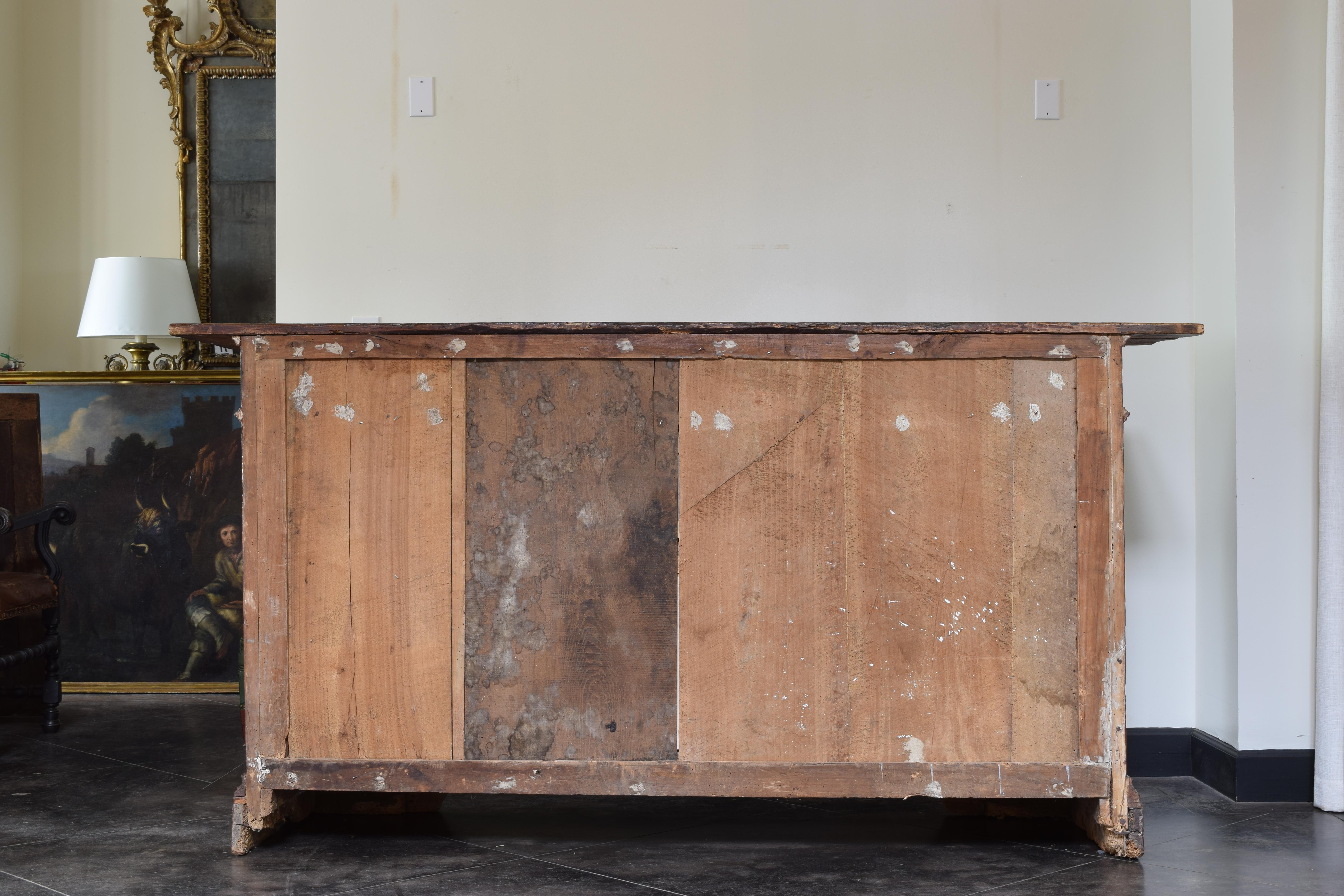 Italian Late Baroque Stained Fir-wood 1-Drawer, 2-Door Credenza, early 18th cen. For Sale 8