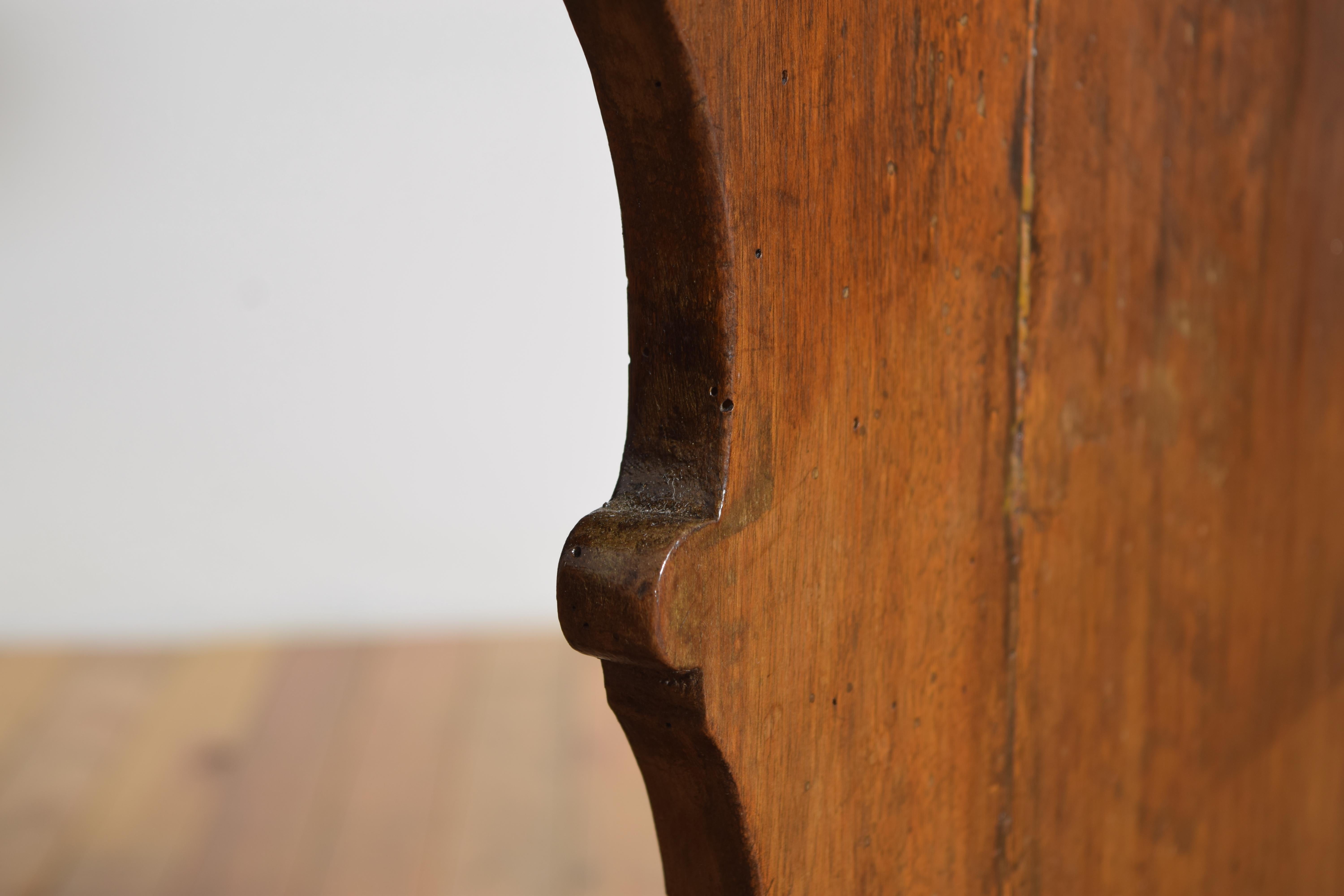Italian Late Baroque Walnut 2 Drawer Low Table, mid 18th century For Sale 4