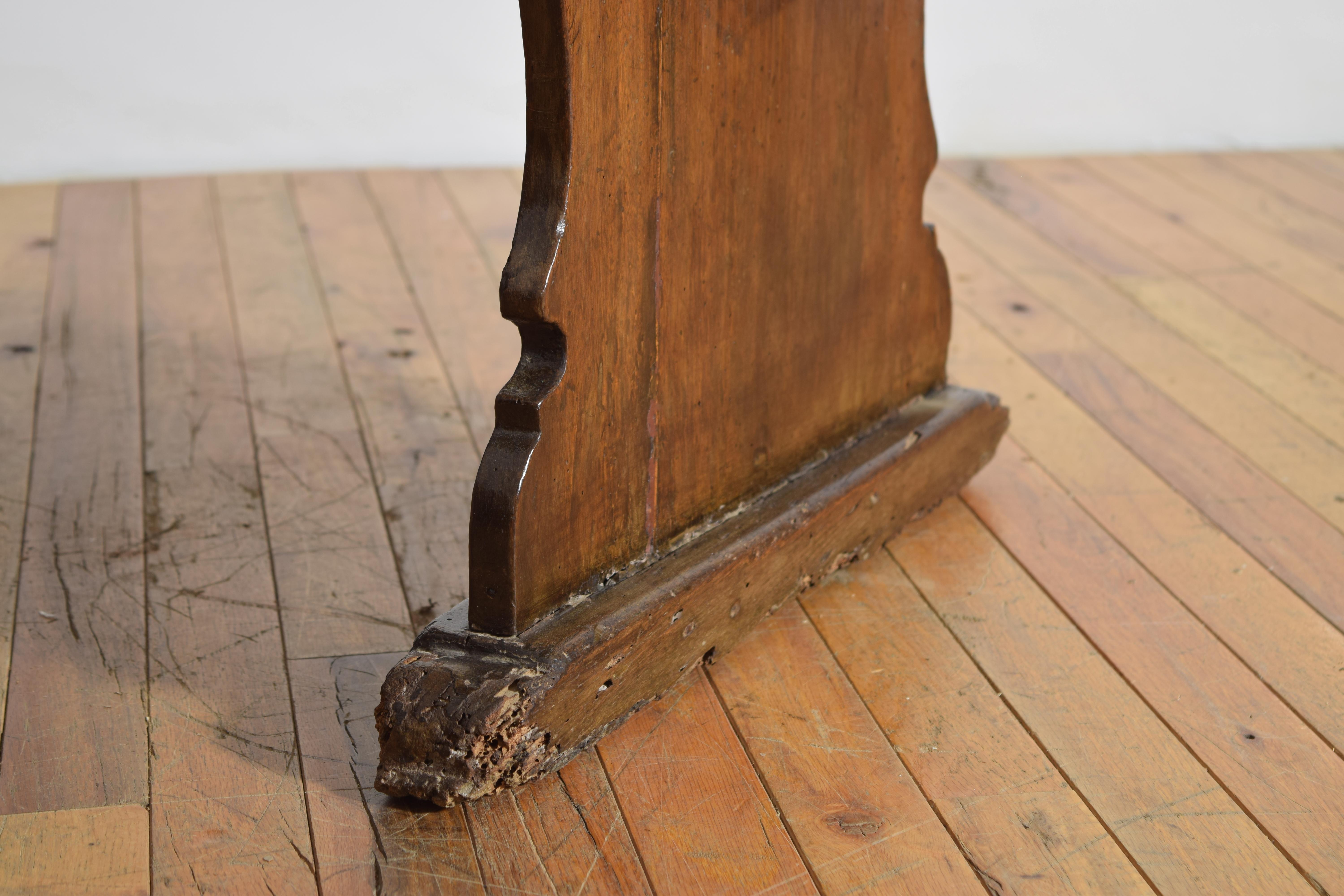 Italian Late Baroque Walnut 2 Drawer Low Table, mid 18th century For Sale 5
