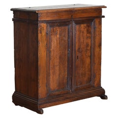 Italian Late Baroque Walnut Flip Top 2-Door Credenza/Cabinet, Early 18th Century