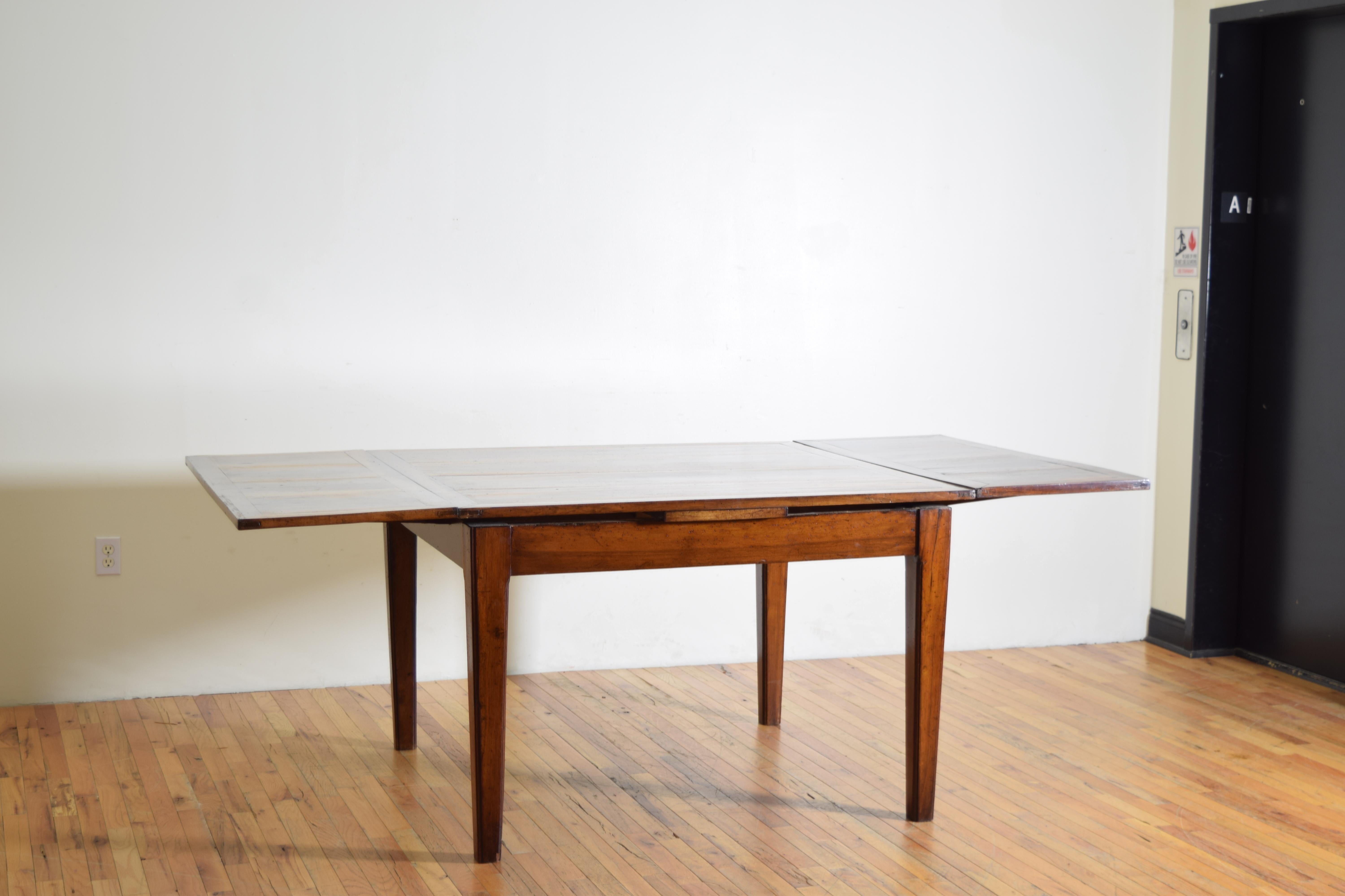 Italian Late Neoclassic Solid Walnut Metamorphic Kitchen Dining Table, ca. 1840 In Good Condition For Sale In Atlanta, GA