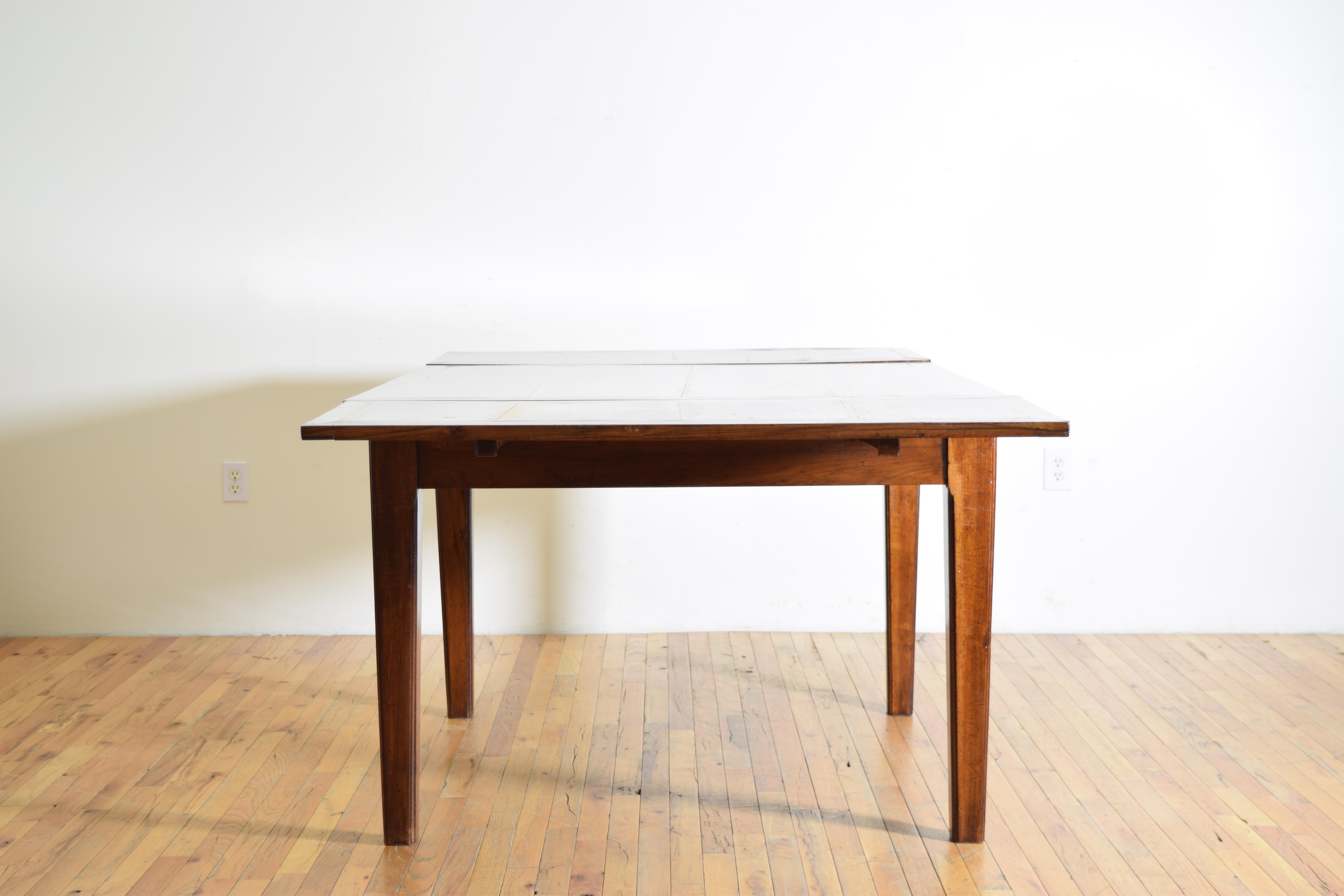 Italian Late Neoclassic Solid Walnut Metamorphic Kitchen Dining Table, ca. 1840 For Sale 1