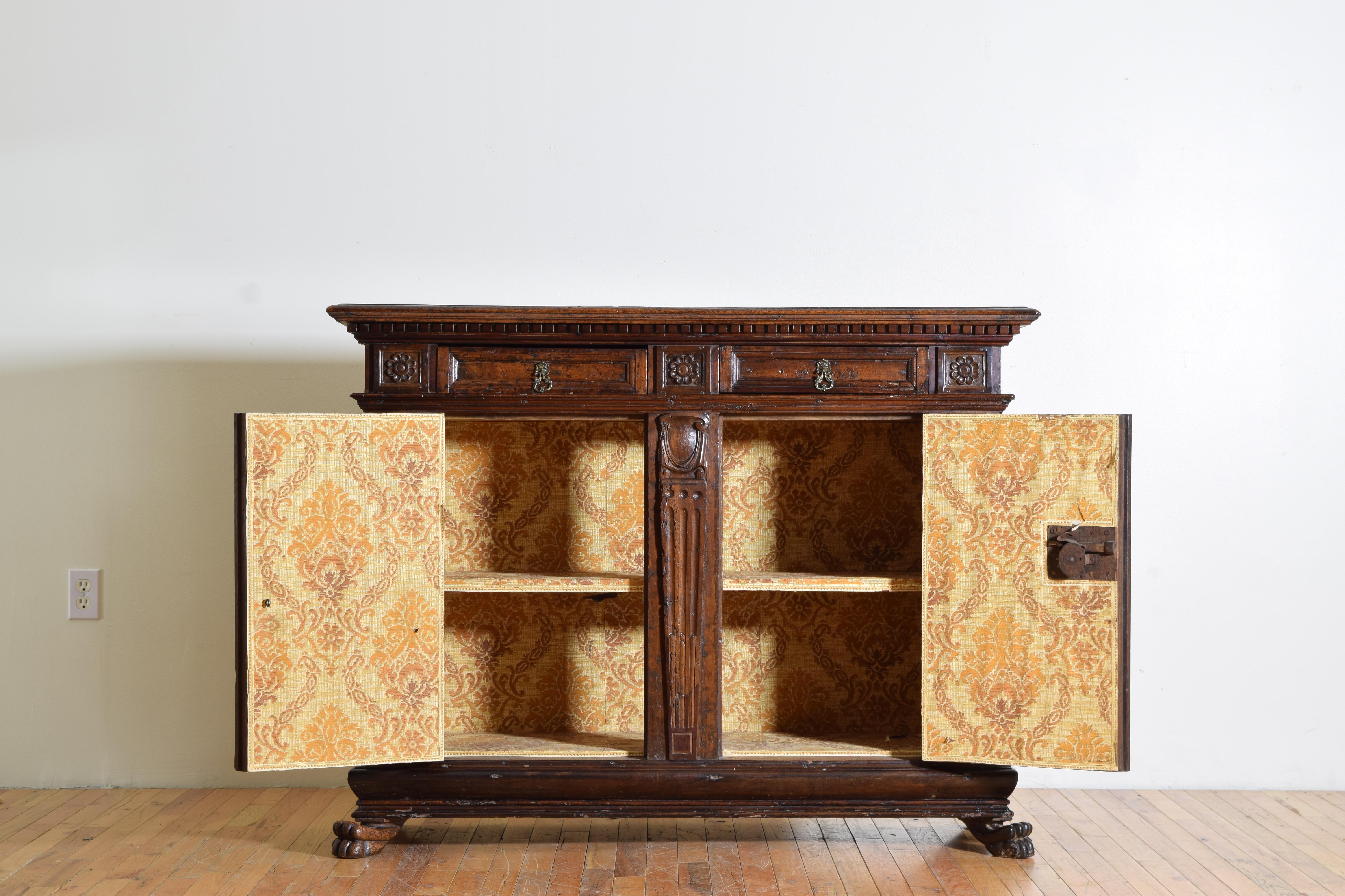 Hand-Carved Italian Late Renaissance Carved Walnut 2-Drawer, 2-Door Credenza, 17th century For Sale