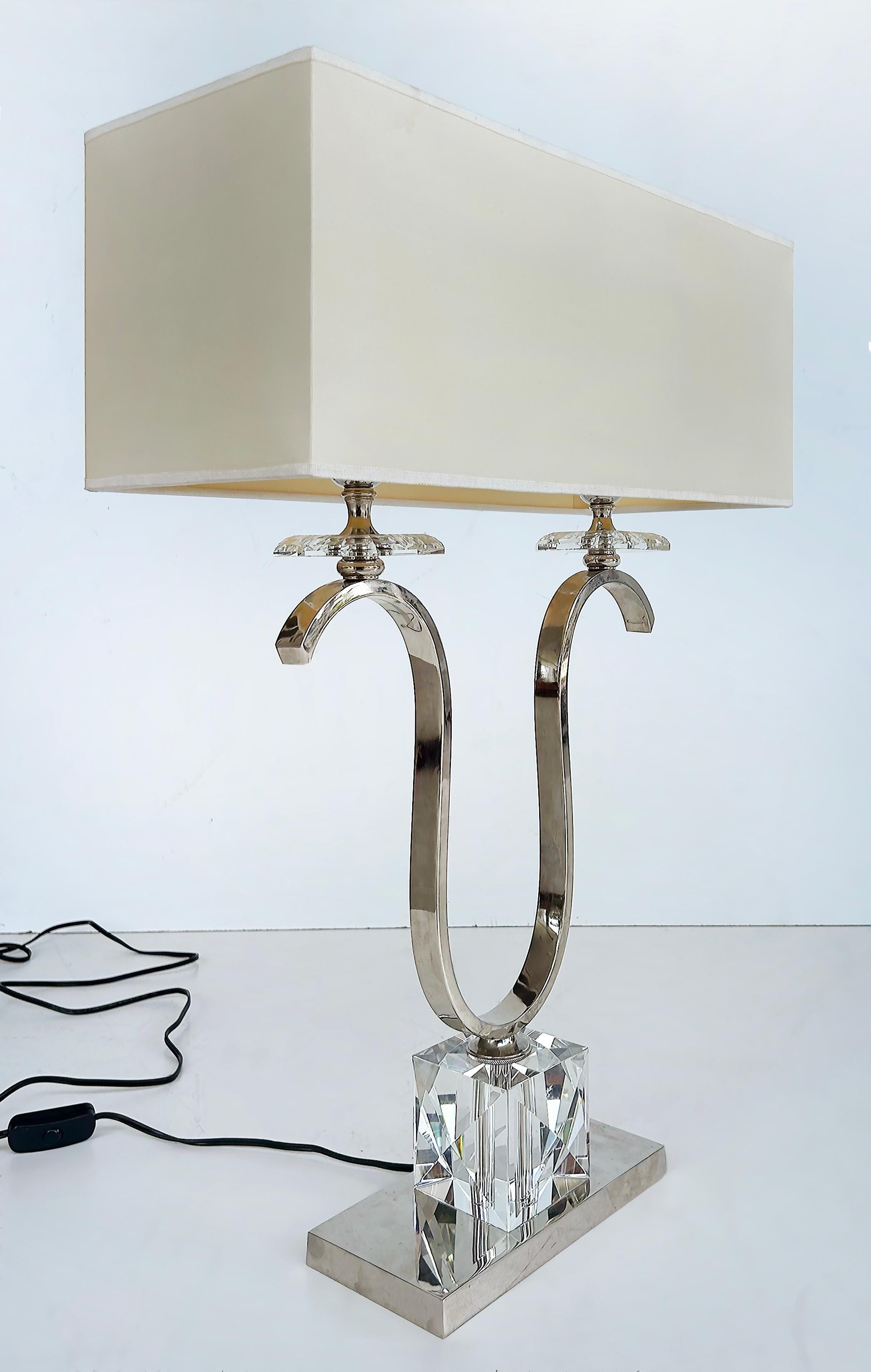 Italienische Laudarte SRL Chrom-Kristall-Tischlampen, unbenutztes Paar, Ausstellungsraum, Paar (21. Jahrhundert und zeitgenössisch) im Angebot