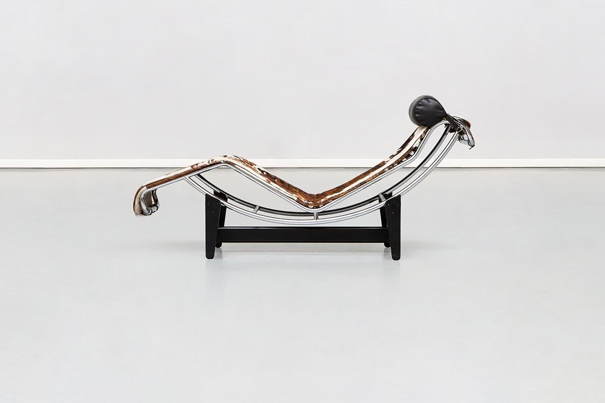 Mid-Century Modern Italian LC4 Chaise Longue by Le Corbusier, Jeanneret, Perrian for Cassina, 1928