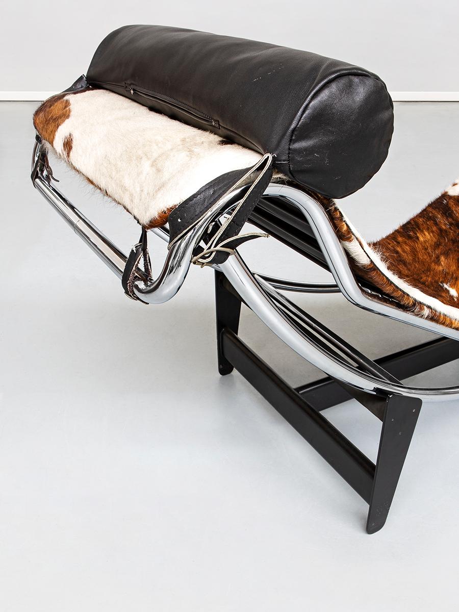 Mid-20th Century Italian LC4 Chaise Longue by Le Corbusier, Jeanneret, Perrian for Cassina, 1928