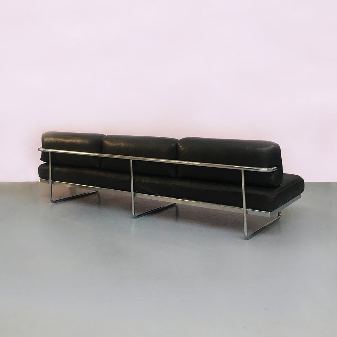 Late 20th Century Italian LC5 Sofa by Le Corbusier, P.Jeannaret, and C.Perriand for Cassina, 1974