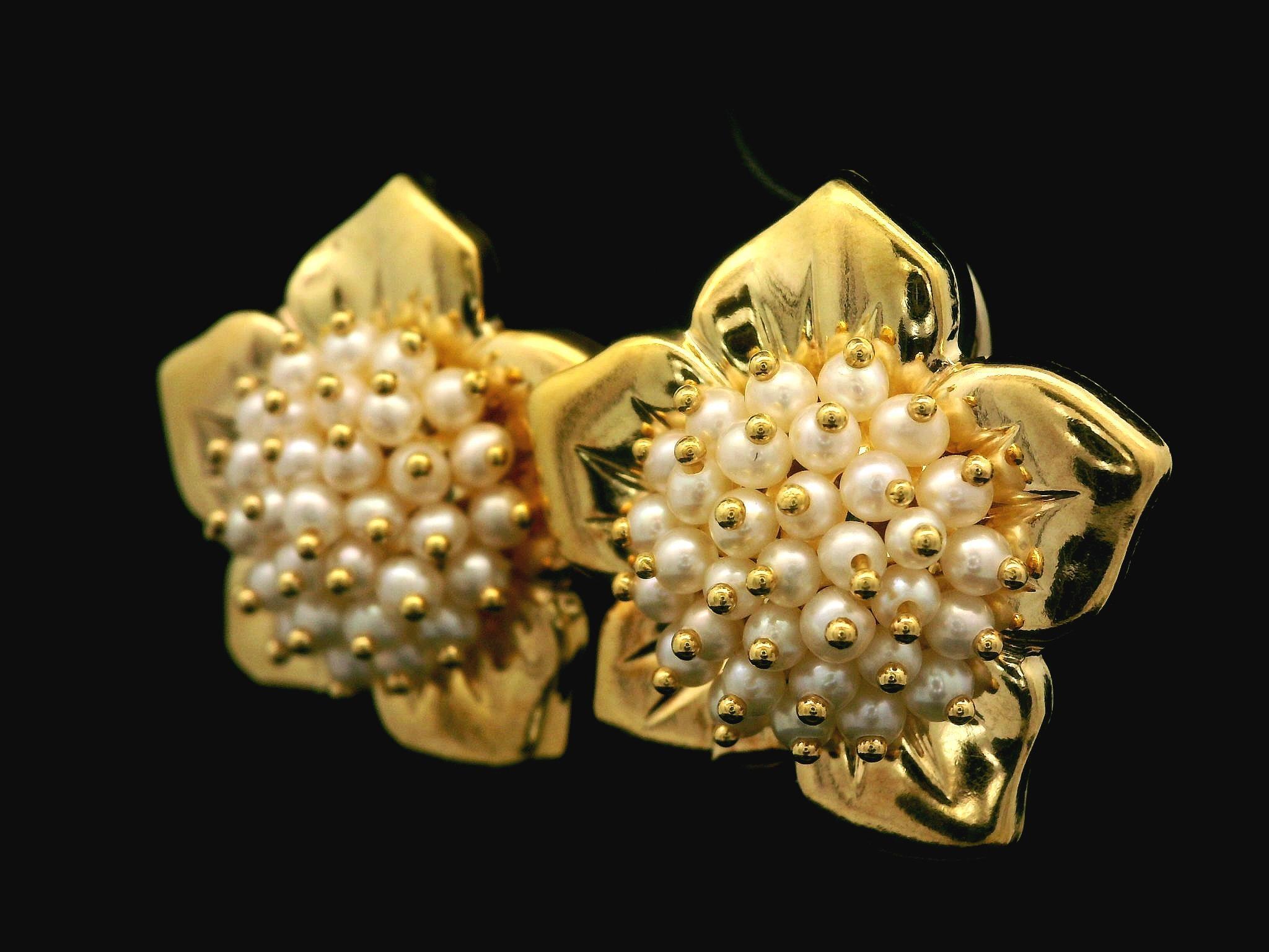 Women's Italian Le Gi 18k Yellow Gold Pearl Cluster Flower Omega Earrings For Sale