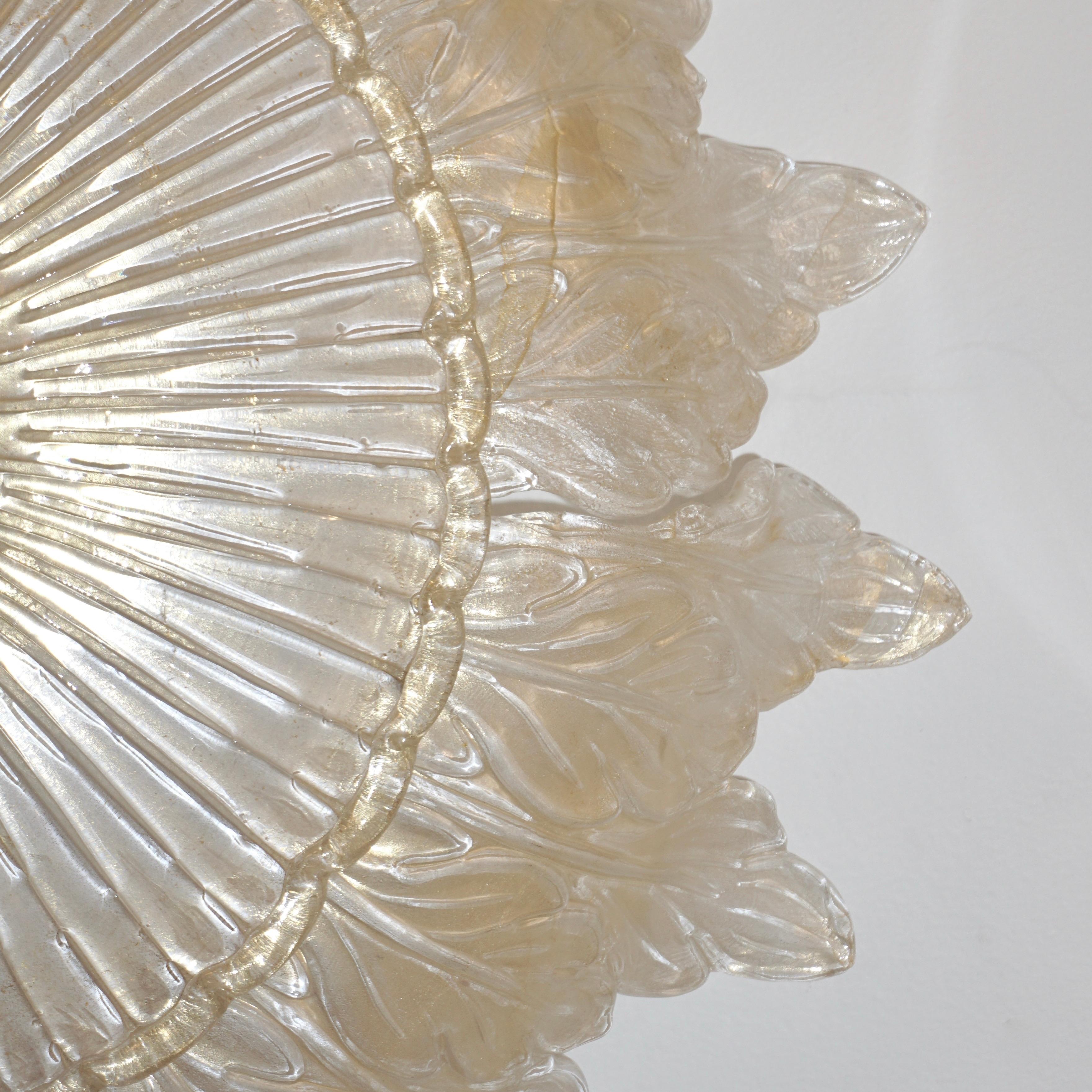Fine XX secolo Lampadario ad incasso in vetro di Murano bianco perla e oro di Italian Leaf Decor 1980 in vendita