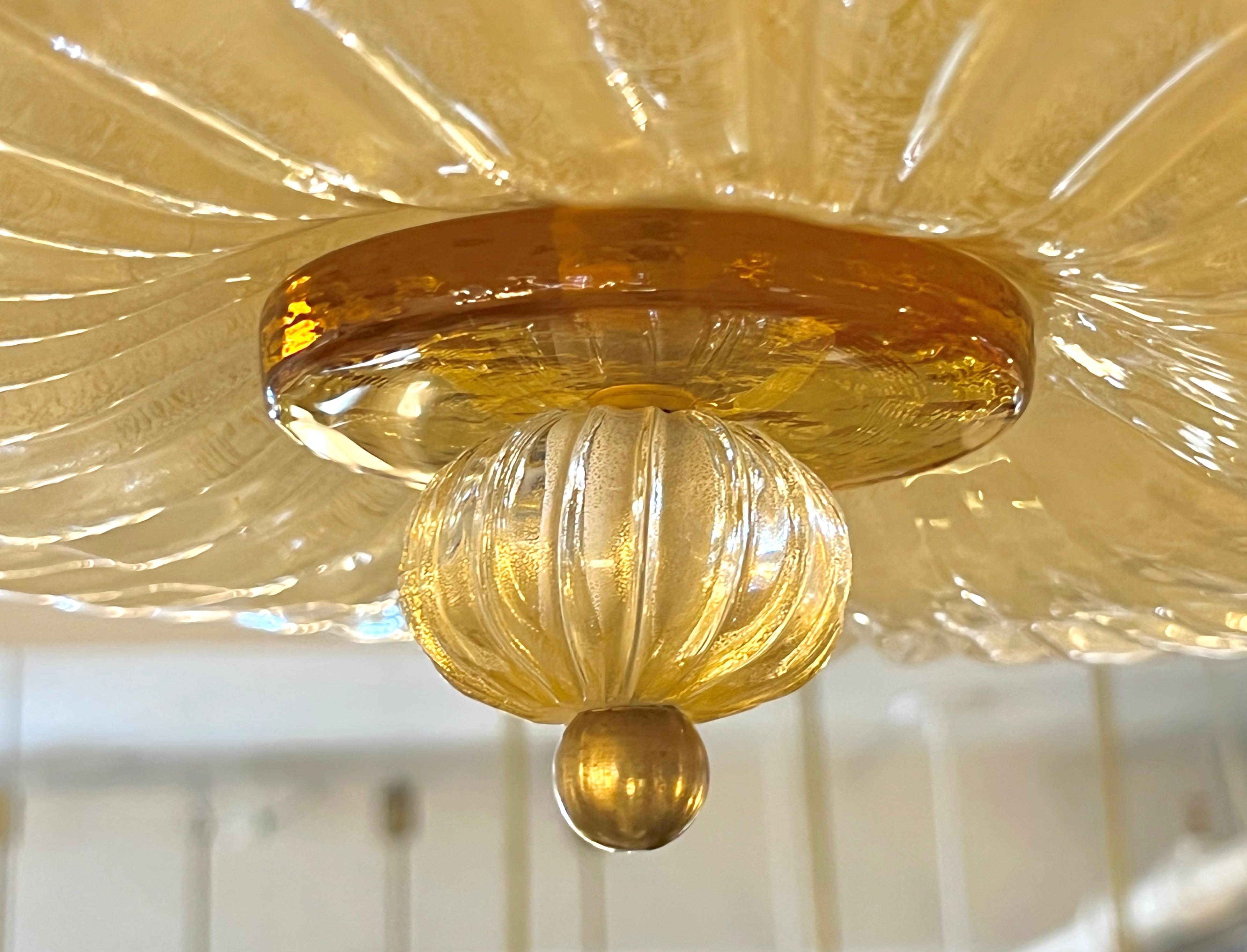 Italian Leaf Decor Pearl White and Gold Murano Glass Flush Mount Chandelier 1980 In Excellent Condition For Sale In New York, NY