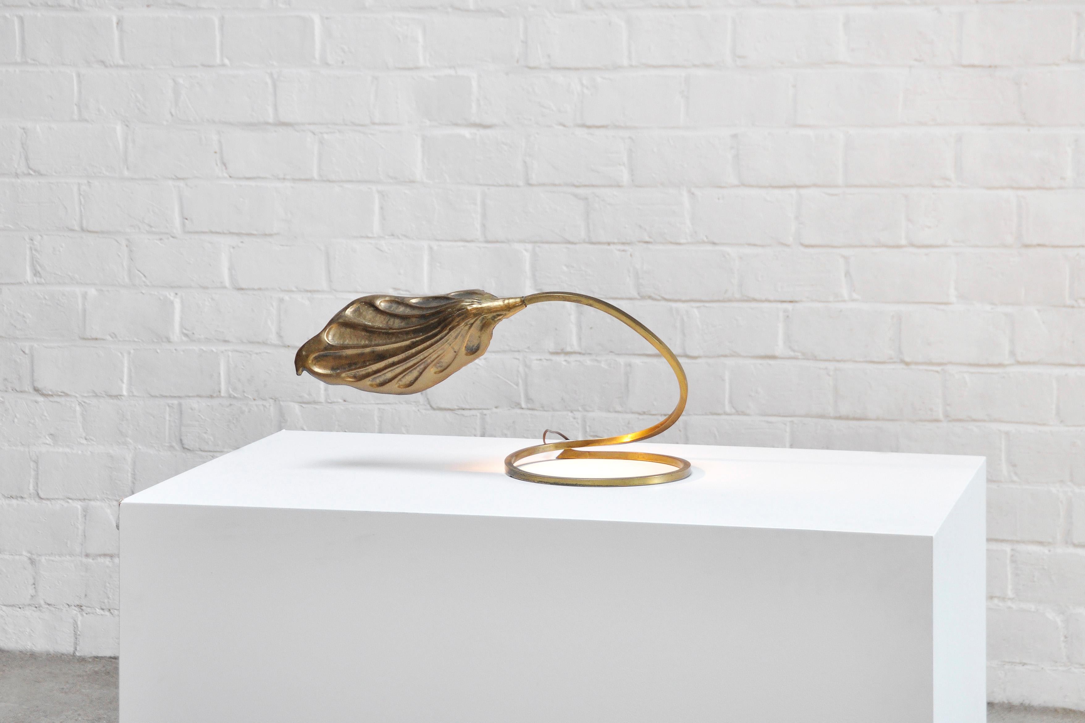 Italian Leaf Shaped Table Lamp in Brass by Tommaso Barbi for Carlo Giorgi, 1970s For Sale 1