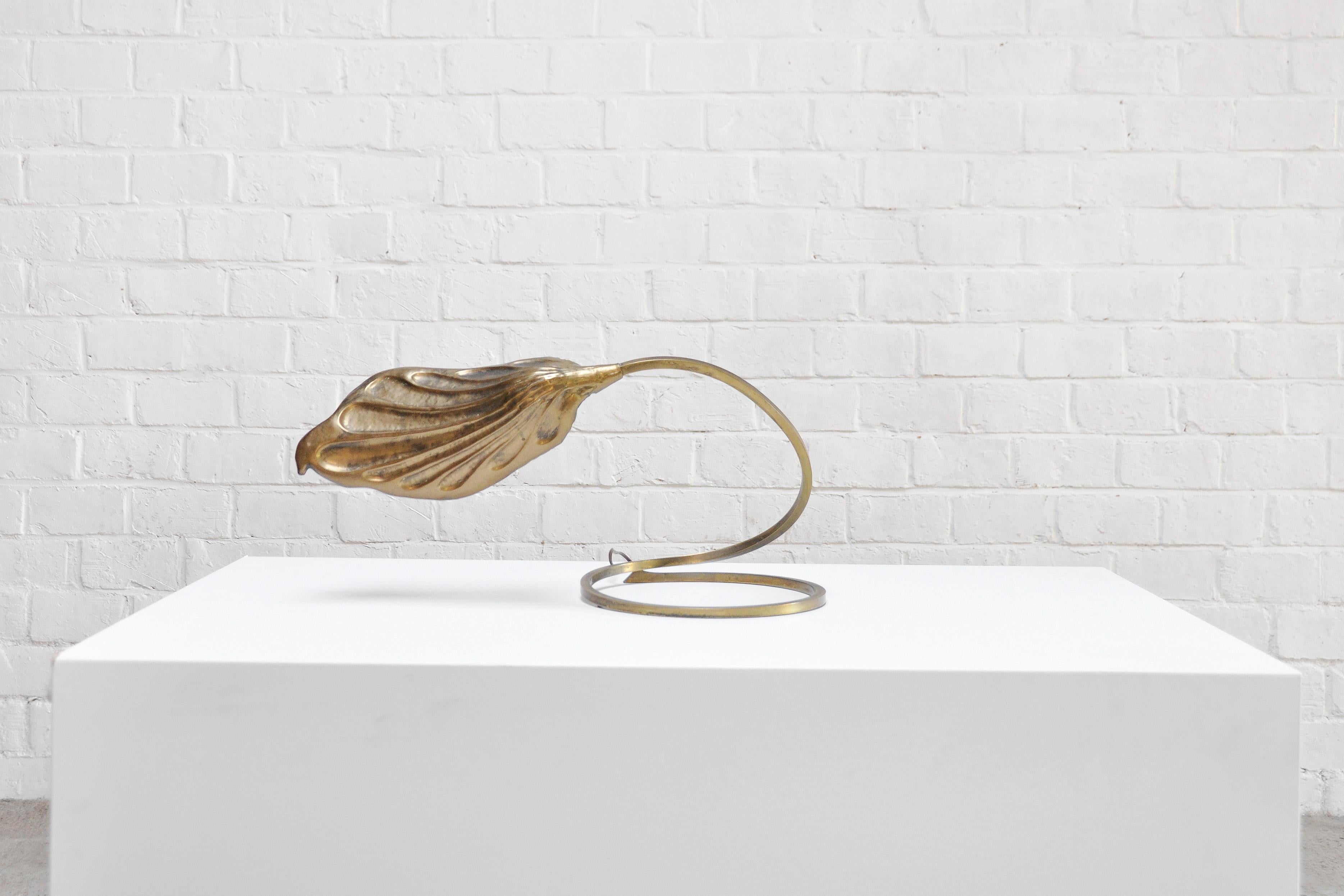 Italian Leaf Shaped Table Lamp in Brass by Tommaso Barbi for Carlo Giorgi, 1970s For Sale 4