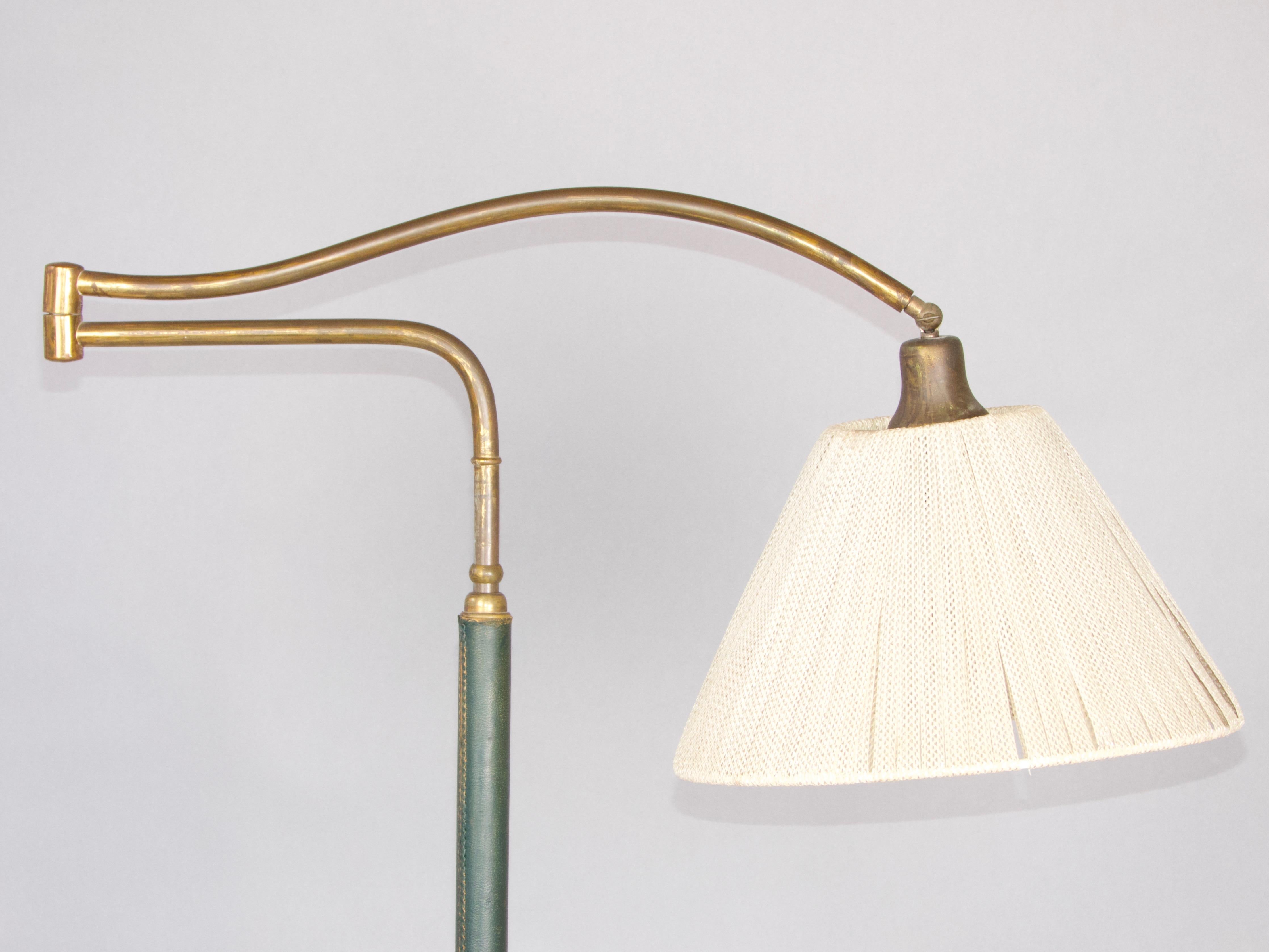Lampadaire italien en cuir et laiton en vente 5