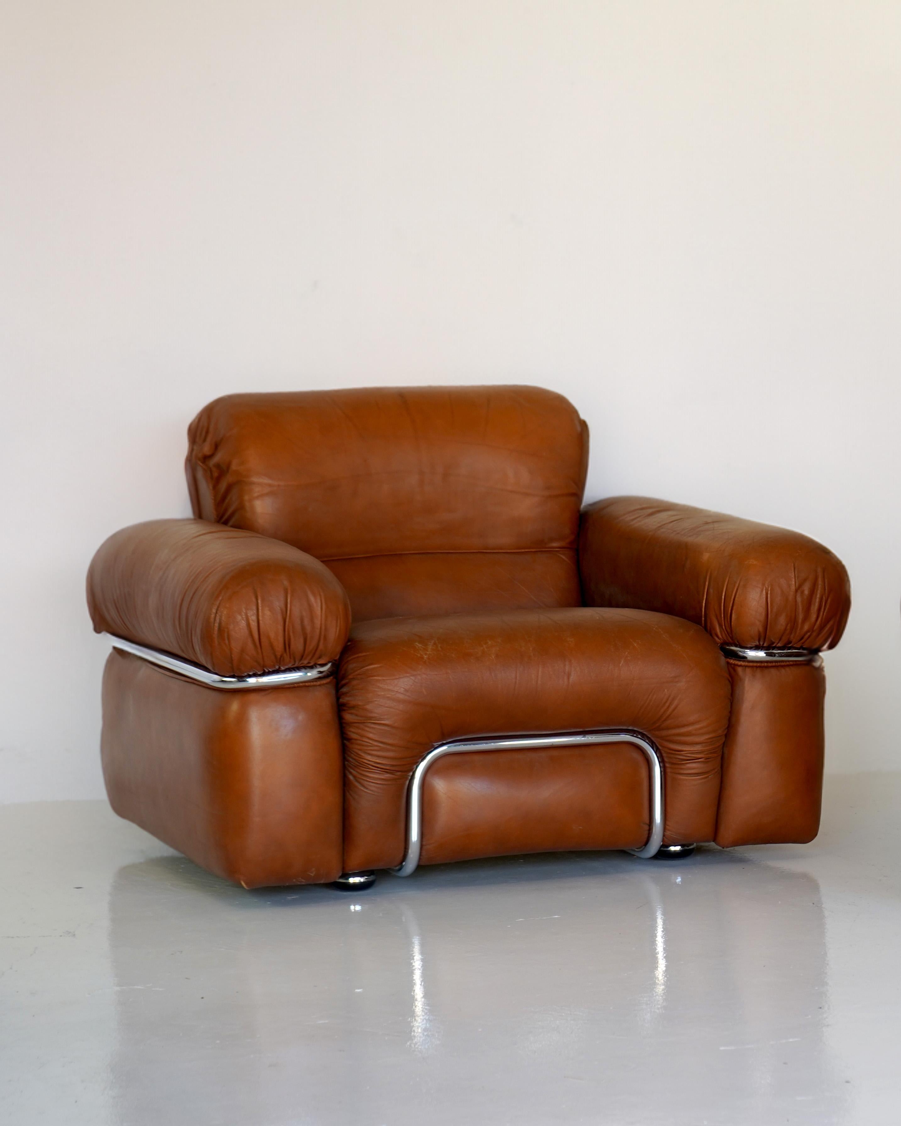 Italian Leather and Chrome Armchairs, Attributed to Adriano Piazzesi, Pair In Good Condition For Sale In Las Vegas, NV