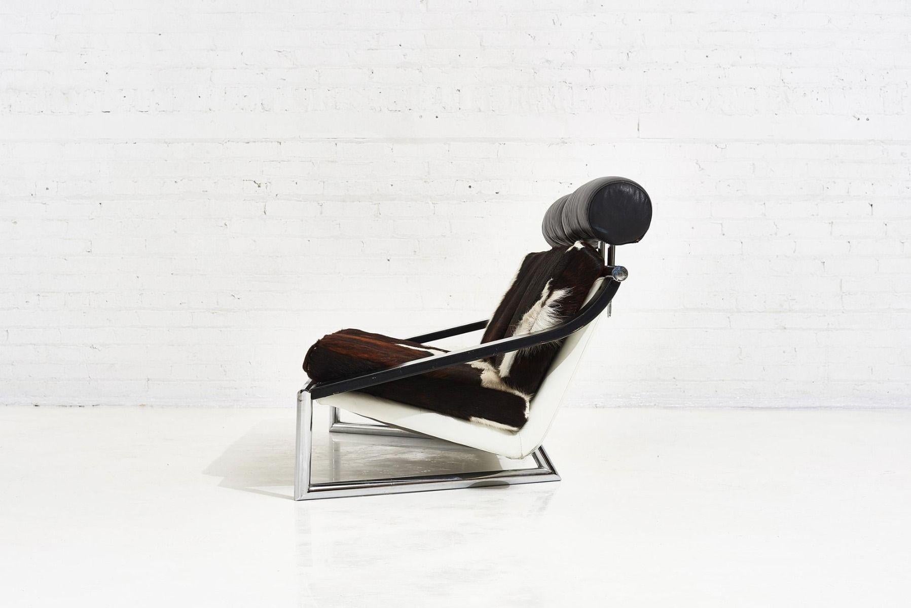 Italian Leather and Chrome Settee Adjustable Headrests In Good Condition In Chicago, IL