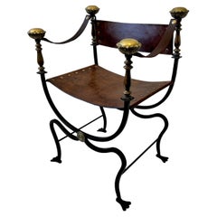 Silla de Campaña Italiana de Cuero y Hierro con Latón Decorativo