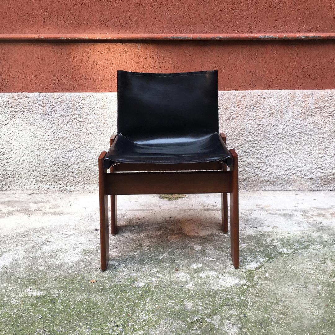 Italian Leather and Walnut Monk Chair by Afra & Tobia Scarpa for Molteni, 1970s In Good Condition In MIlano, IT