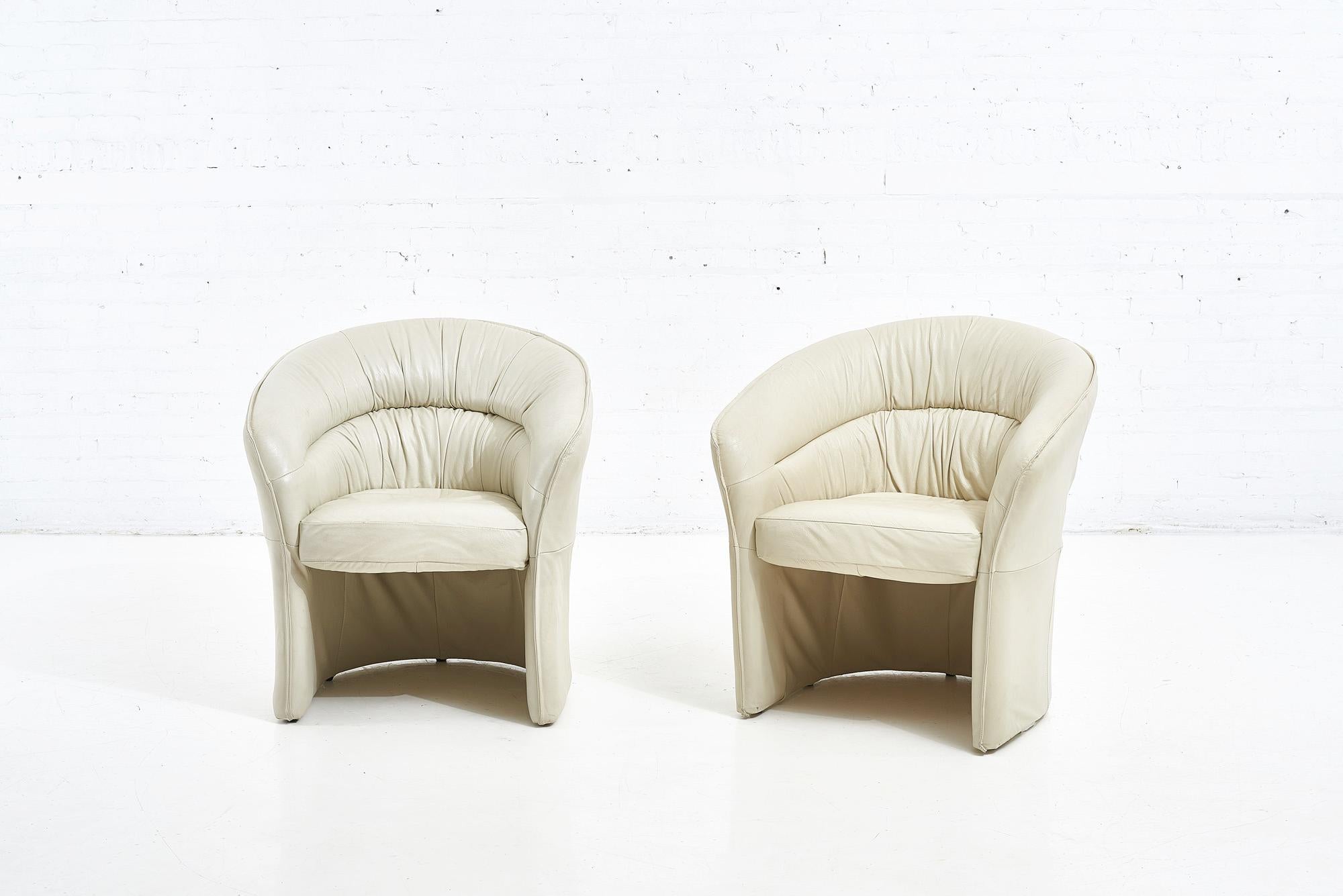 Late 20th Century Italian Leather Barrell Lounge Chairs, 1980