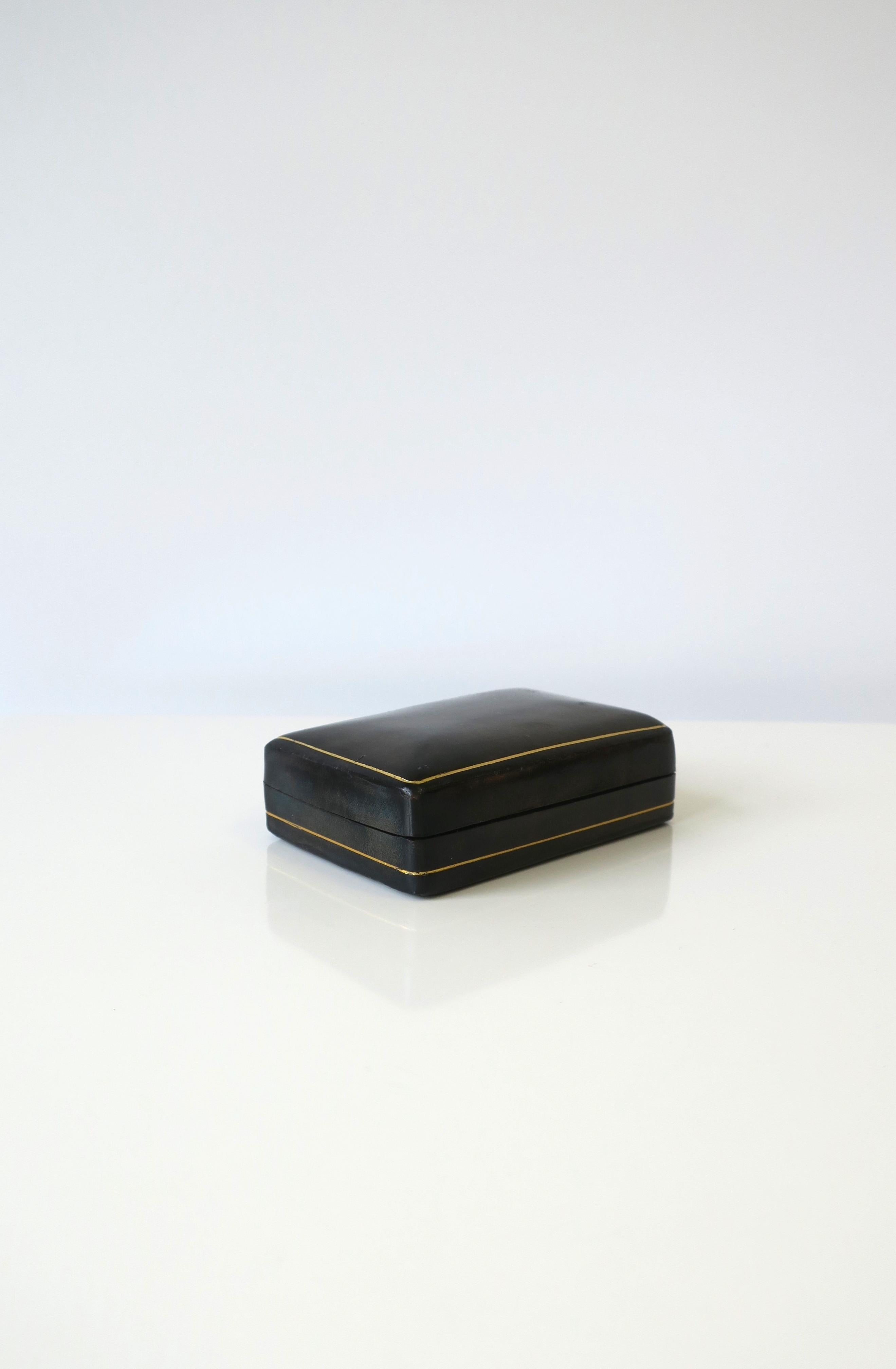 Italian Leather Box in Dark Grey Charcoal In Good Condition For Sale In New York, NY
