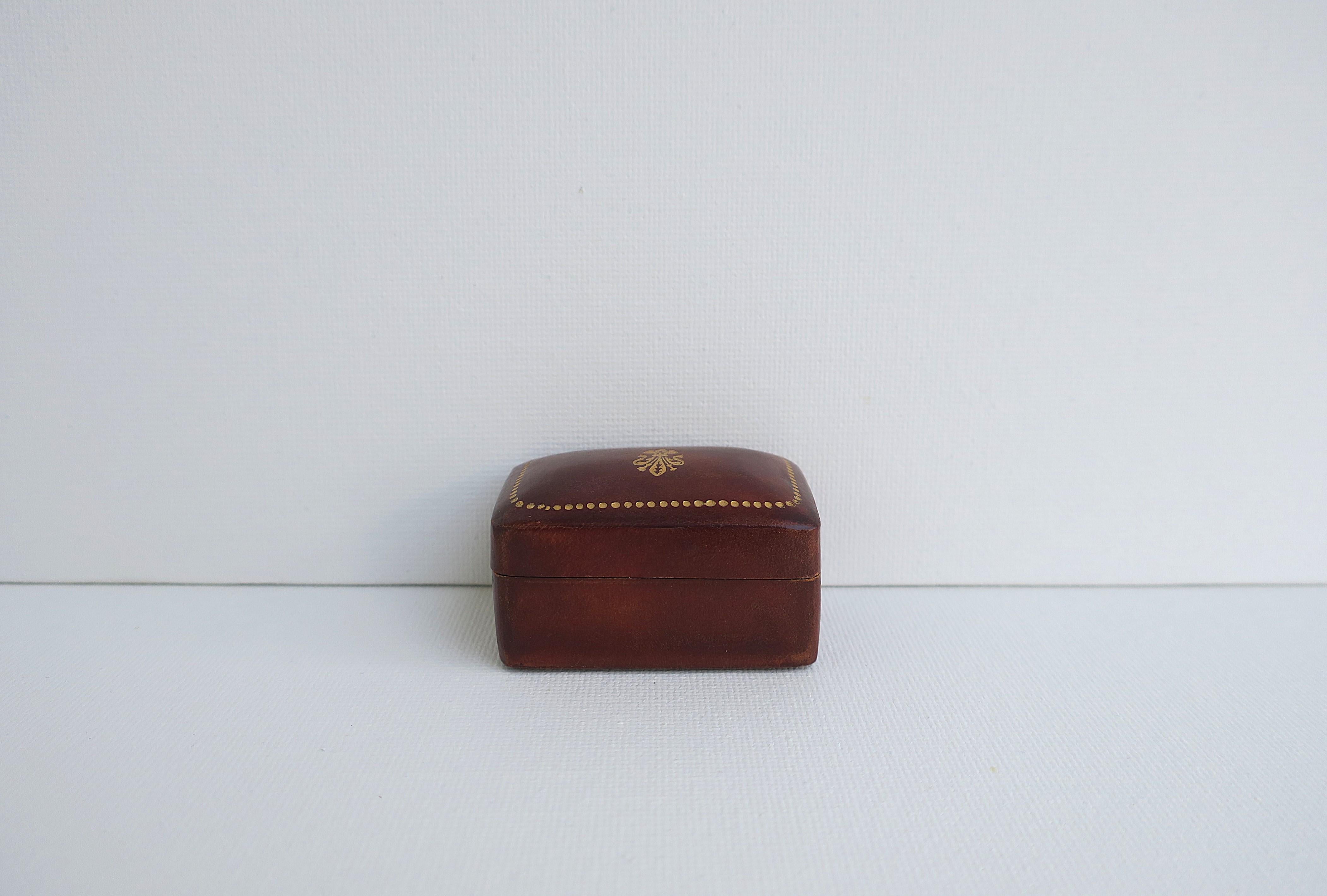 Caja de piel italiana, pequeña en venta 3