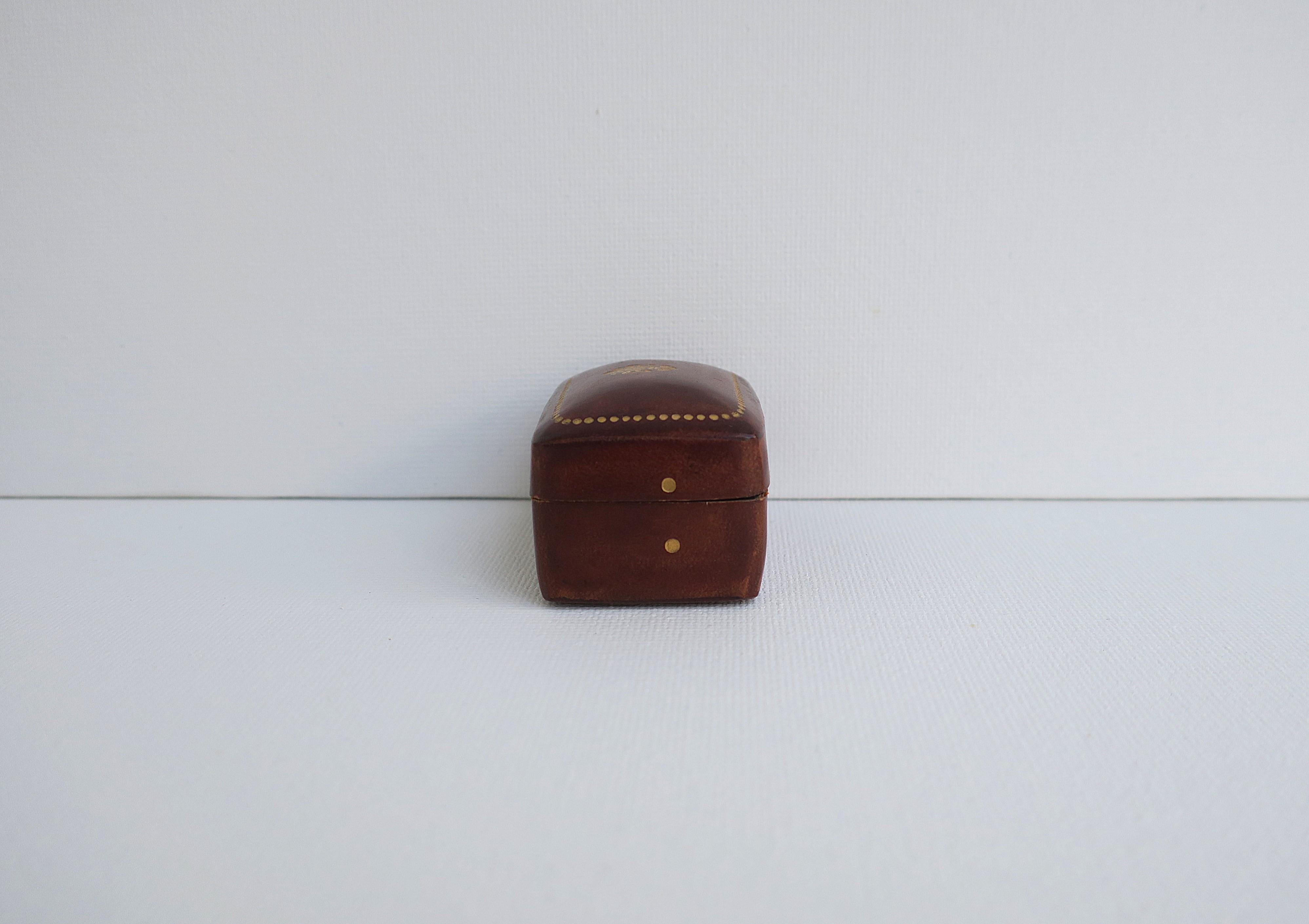 Caja de piel italiana, pequeña en venta 4