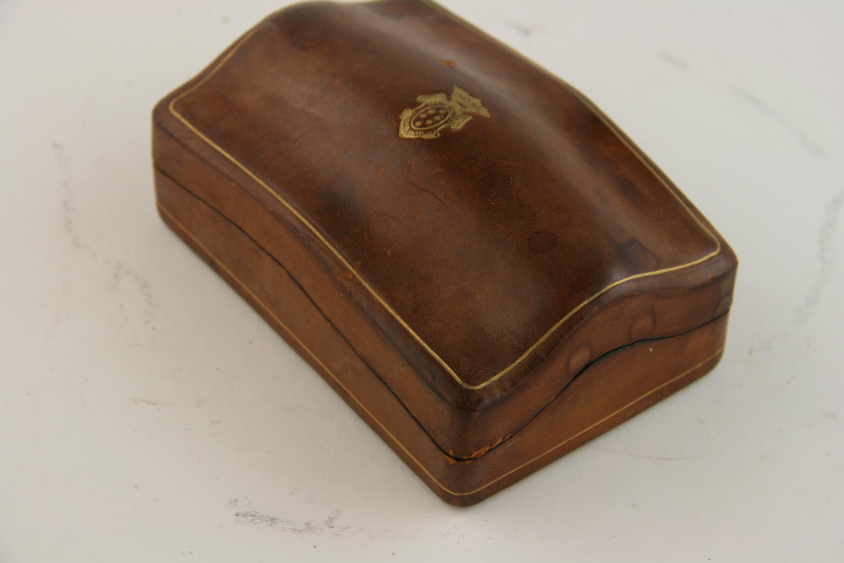 vintage leather box