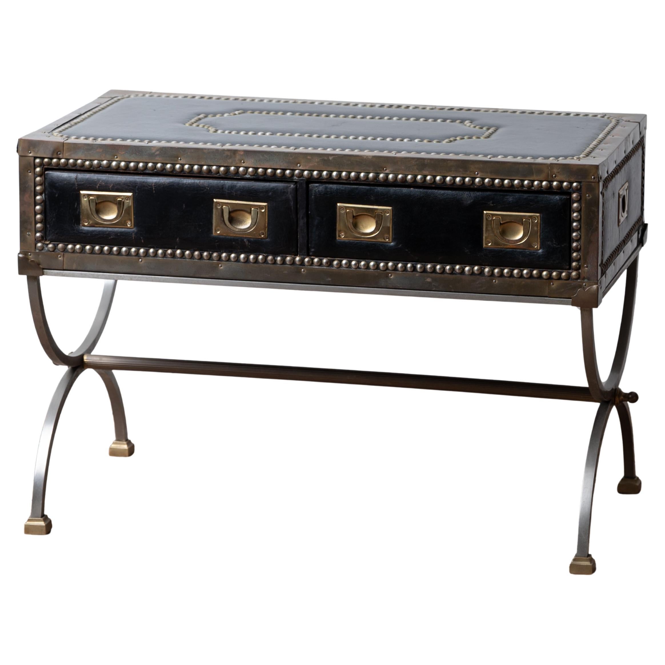 Table basse en cuir italien de style Campaigner, 1970