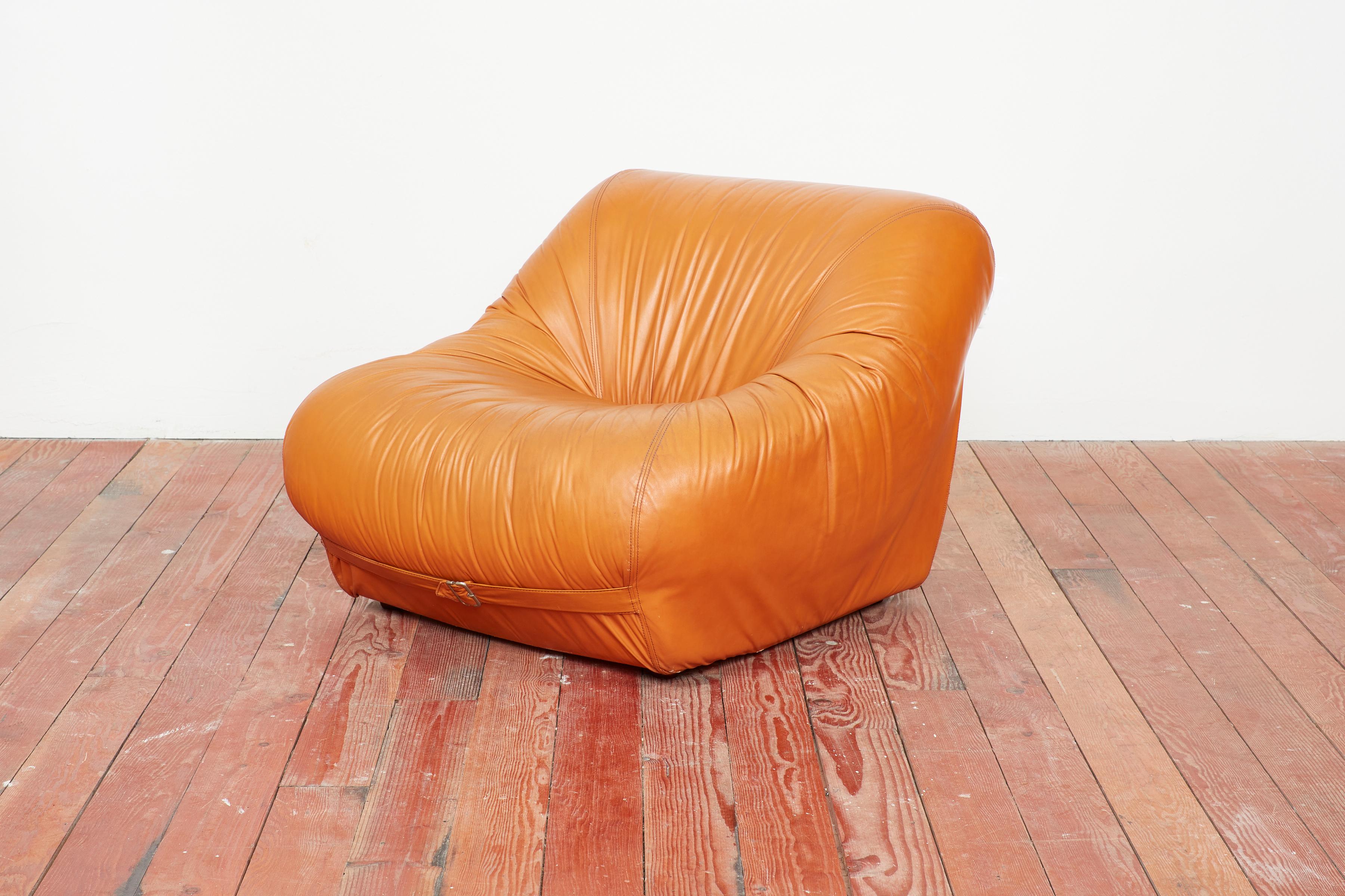 Italian Leather Chairs, 1970s For Sale 1