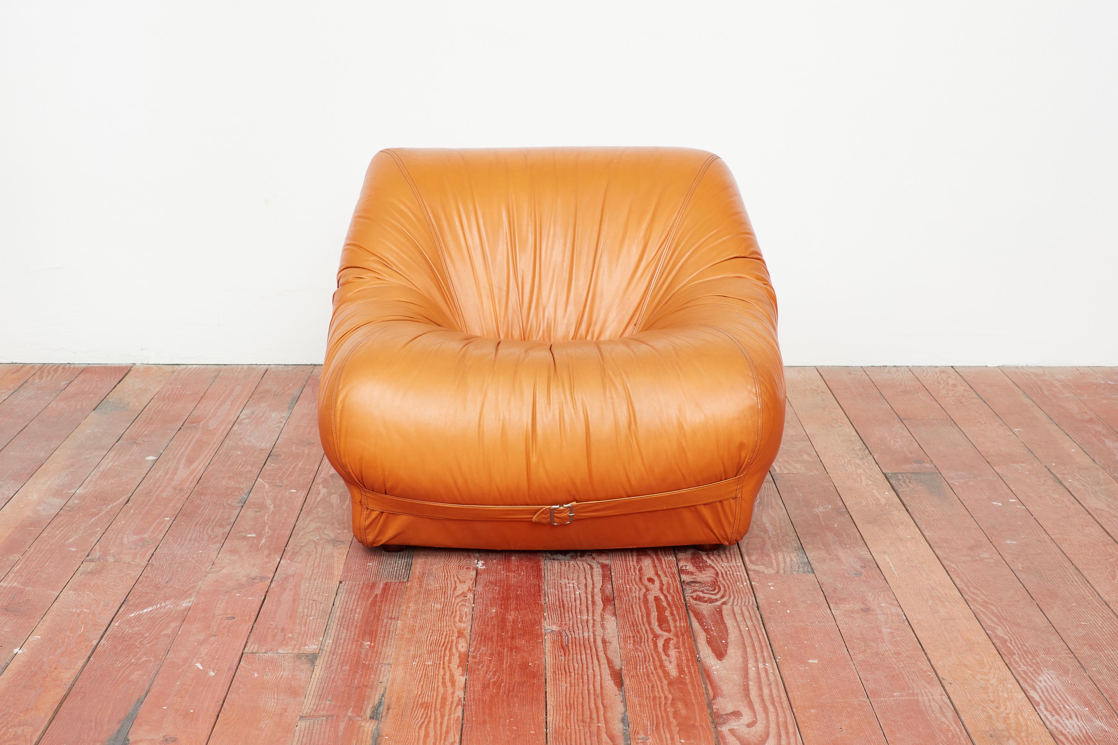 Italian Leather Chairs, 1970s For Sale 2