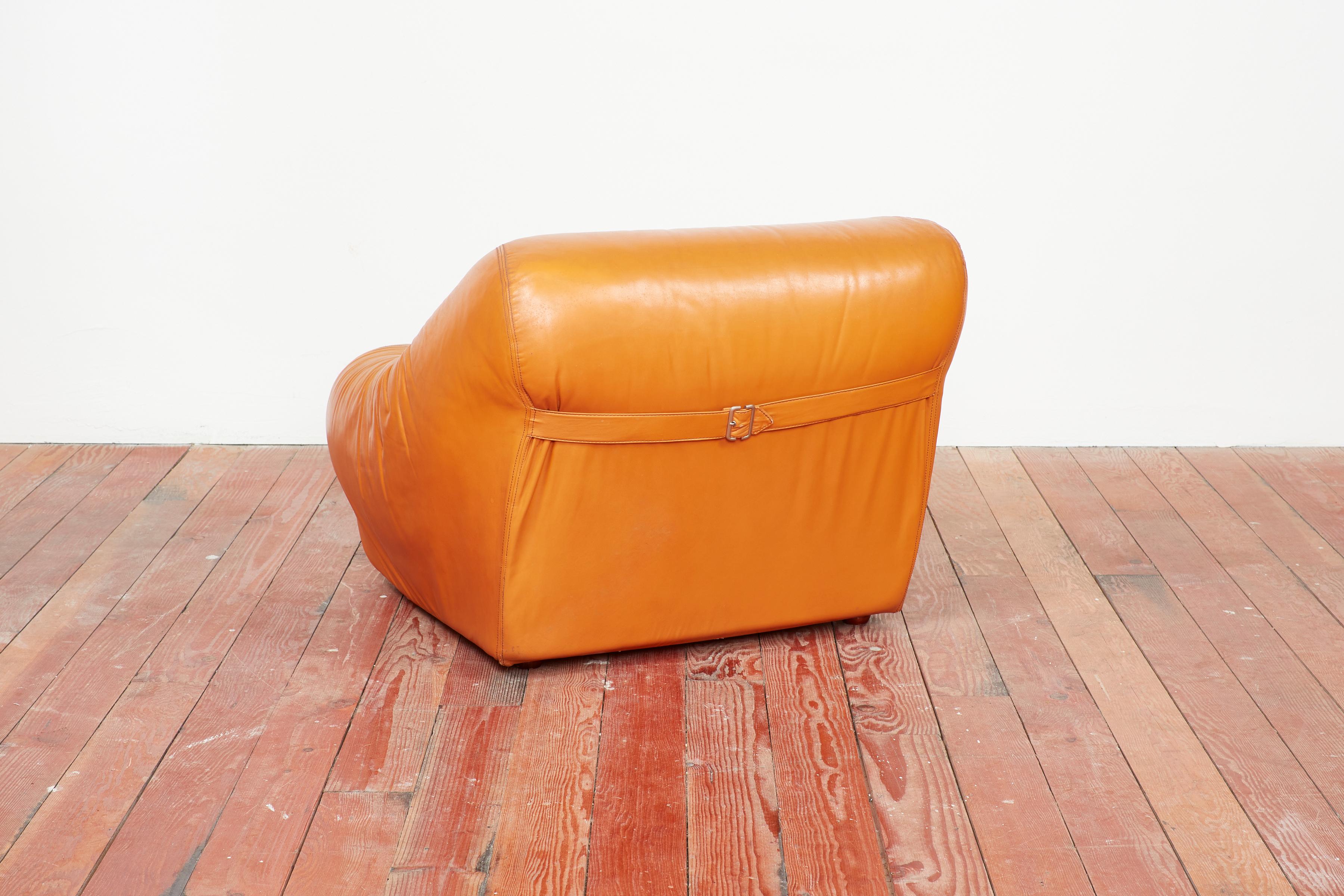 Italian Leather Chairs, 1970s For Sale 3