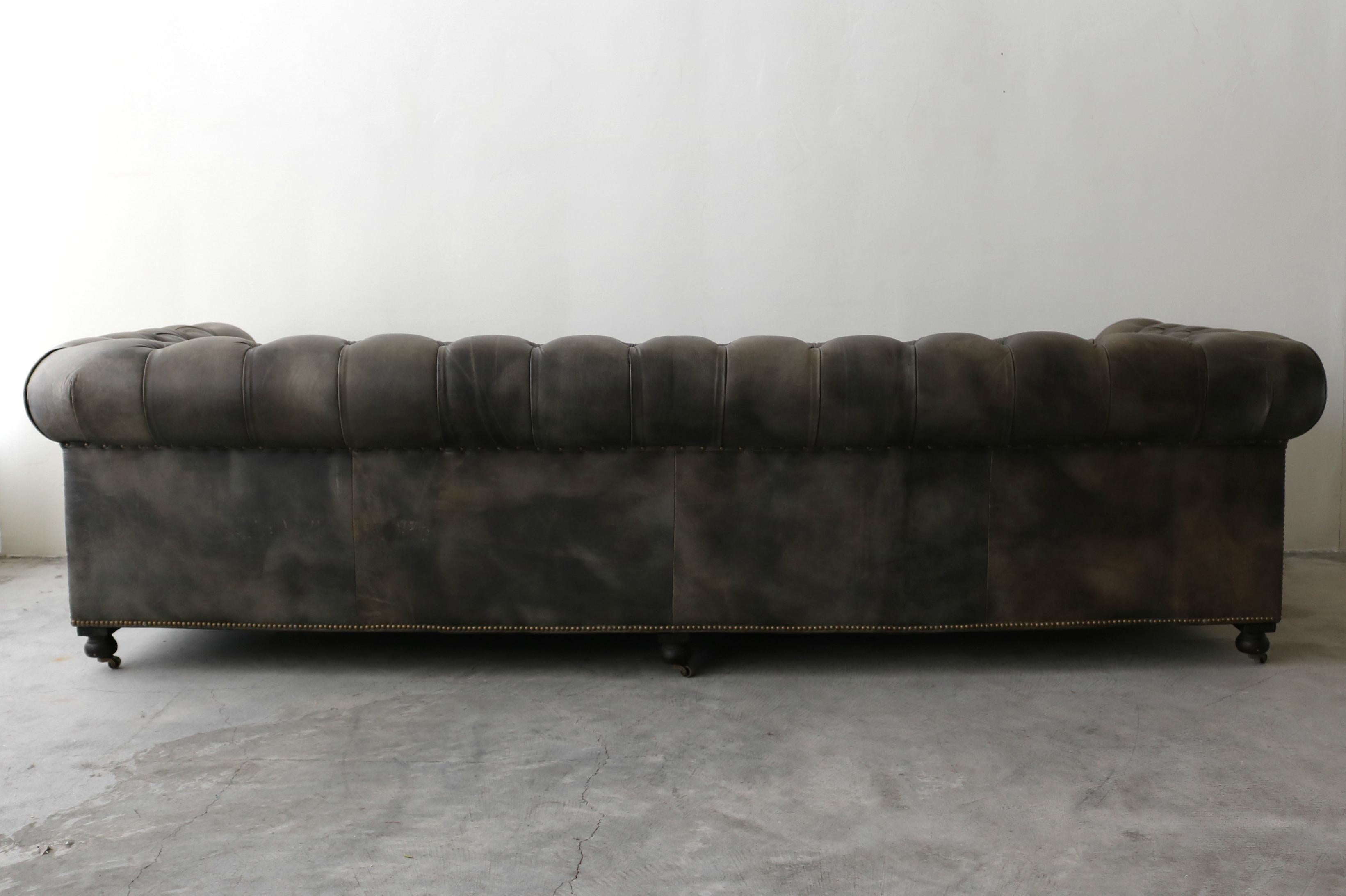 Italian Leather Chesterfield Sofa In Good Condition In Las Vegas, NV