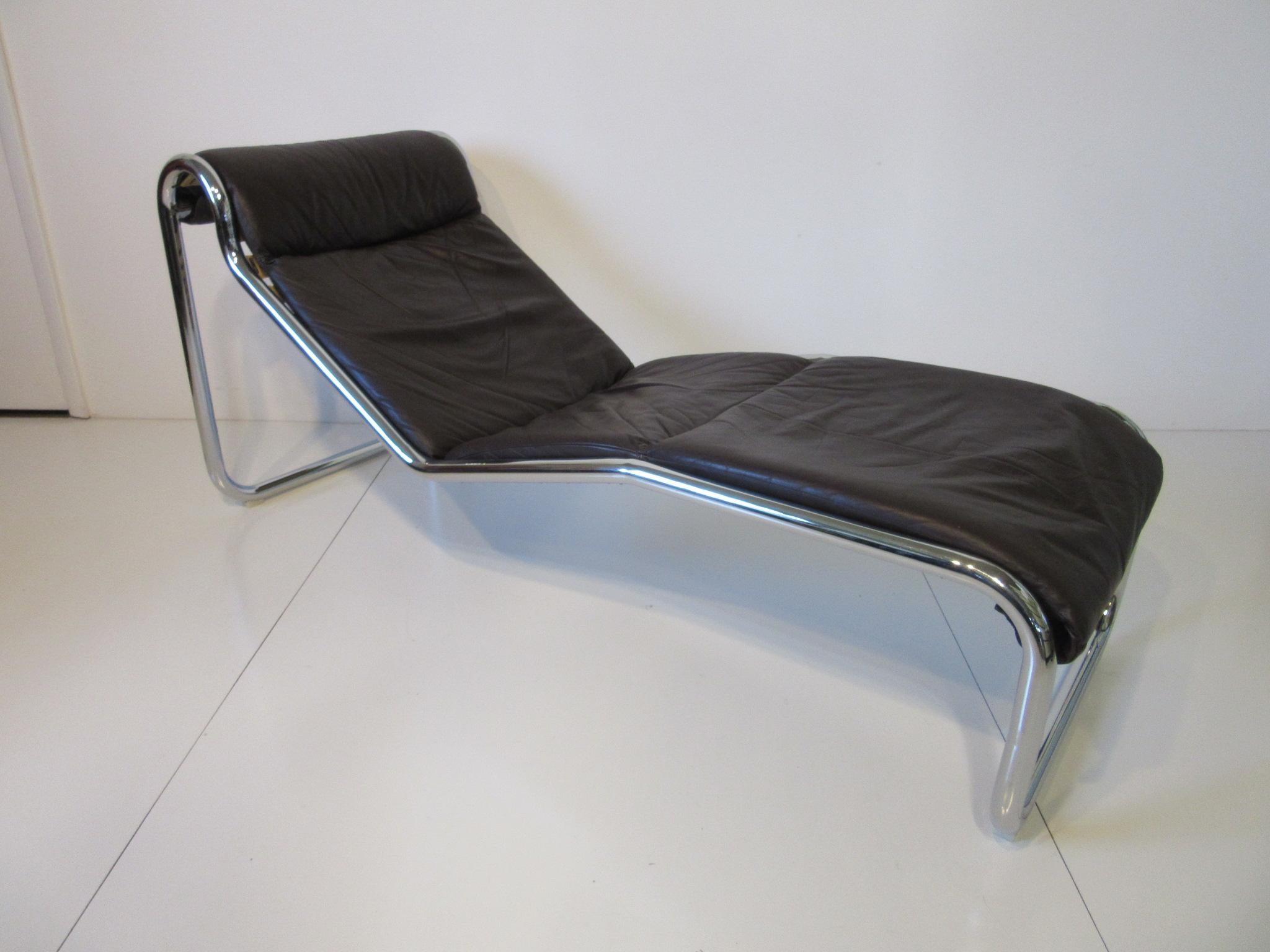 Italian Leather / Chrome Chaise Lounger, Daybed 3