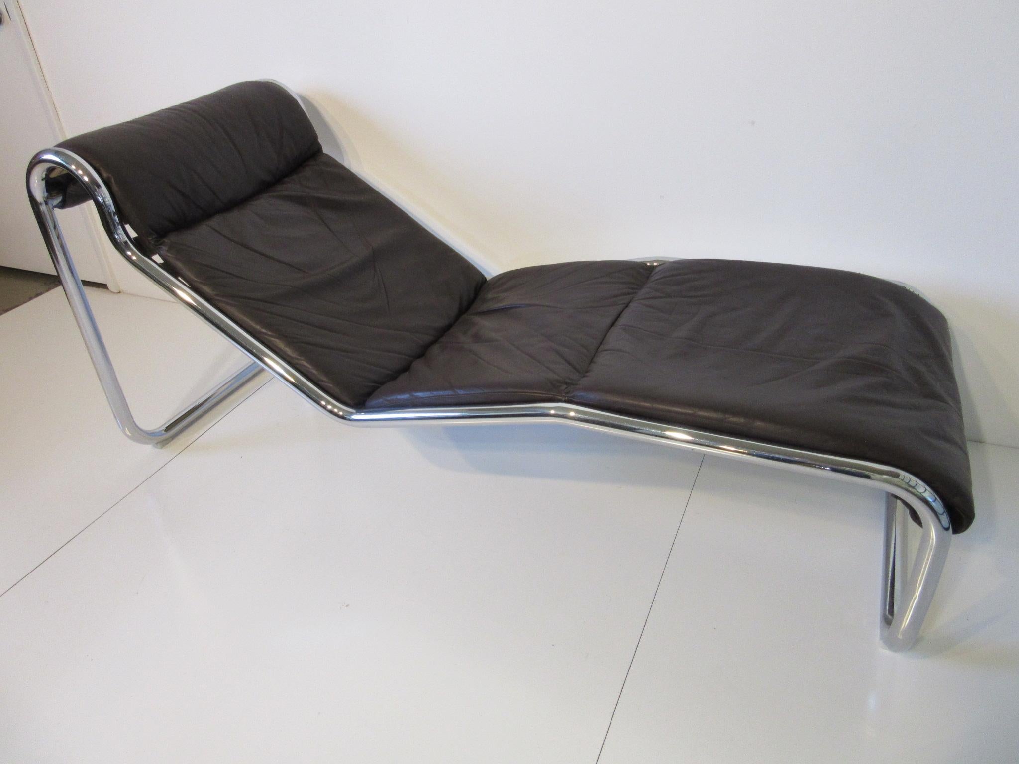 Italian Leather / Chrome Chaise Lounger, Daybed 2