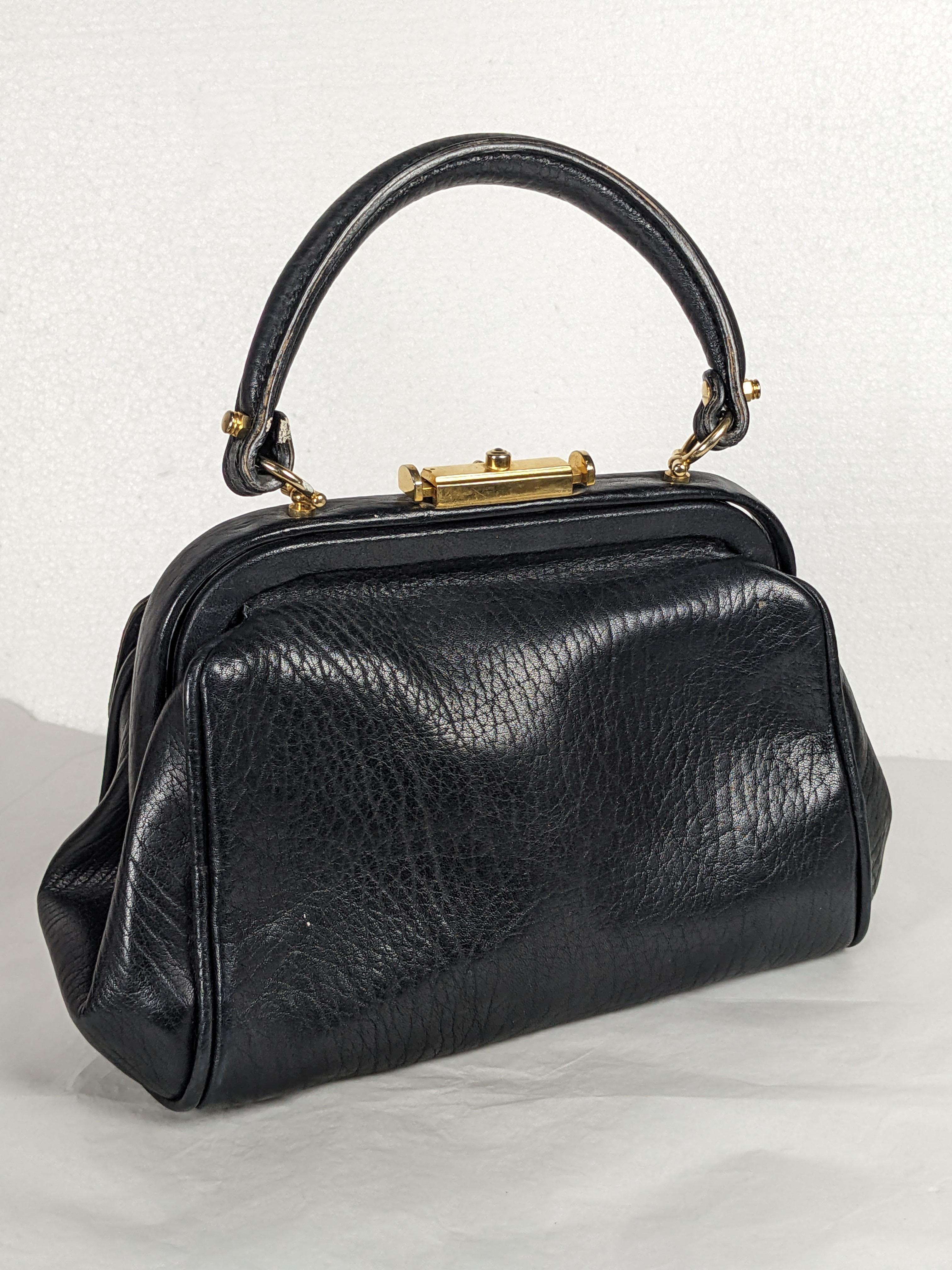 Satchel de cuero italiano para médicos en Bueno estado para la venta en New York, NY