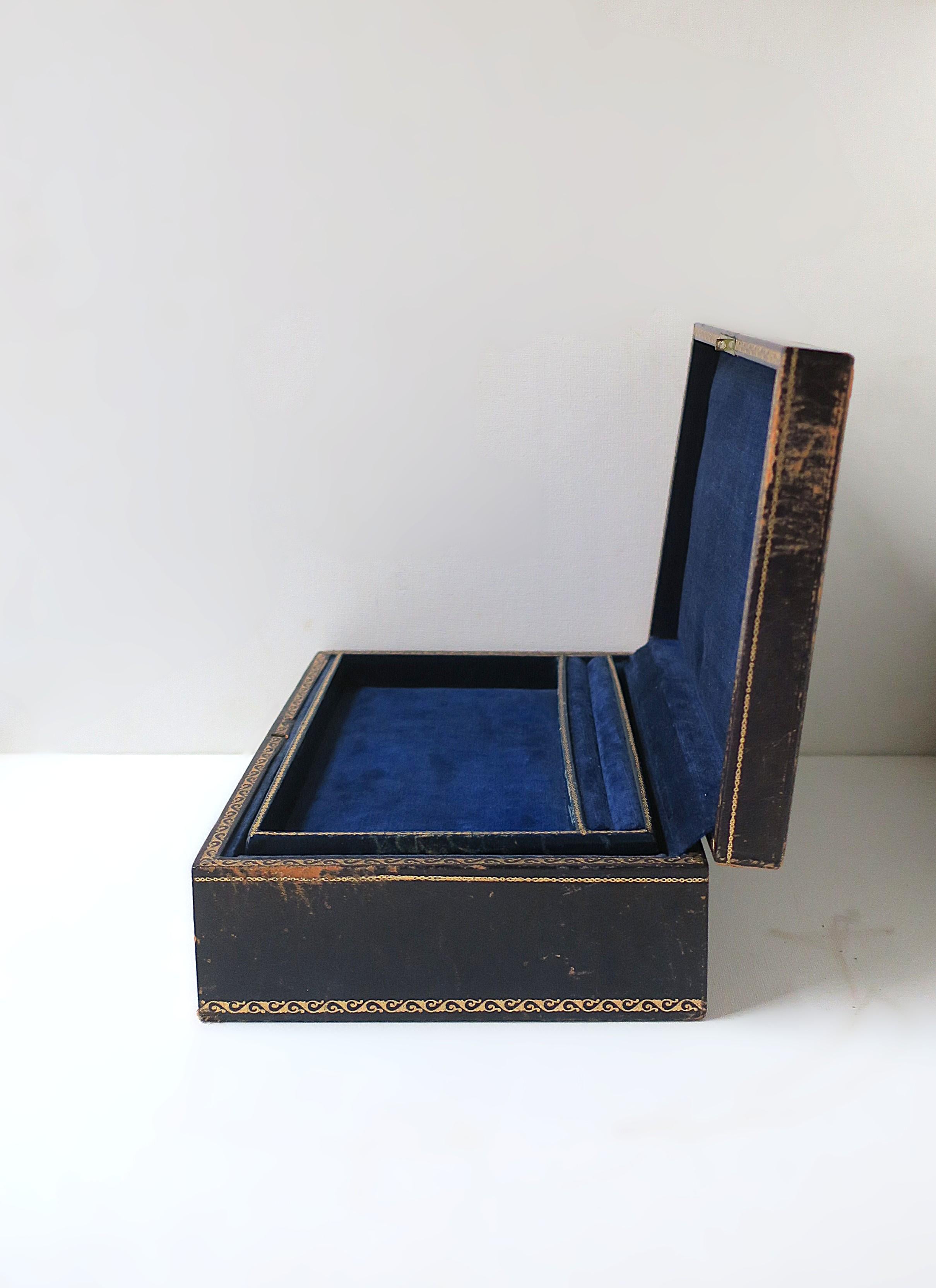 Boîte à bijoux italienne en cuir en vente 7