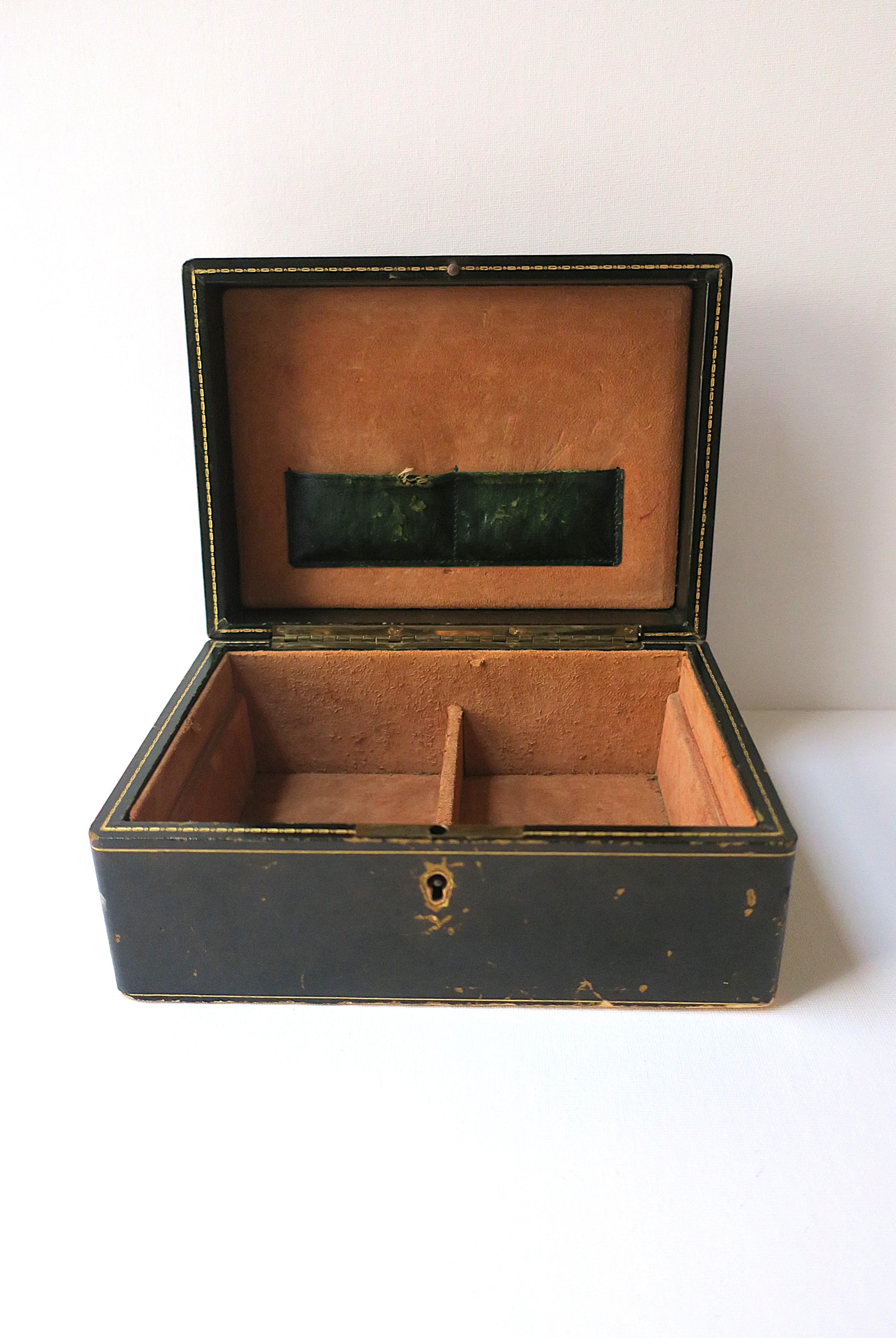 Joyero de cuero italiano siglo XX en venta