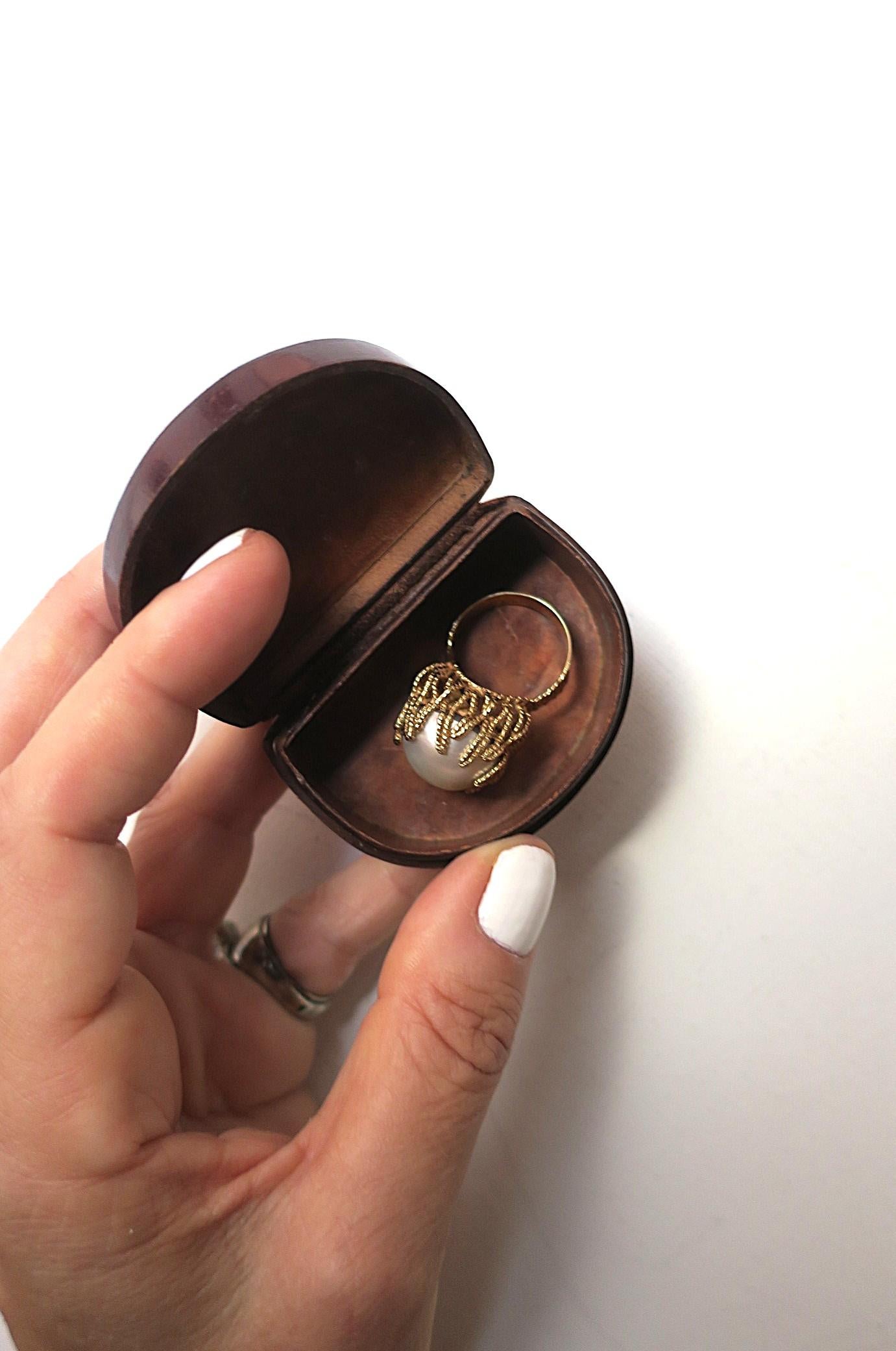 Italienisches Leder-Schmuckkästchen, klein im Angebot 1