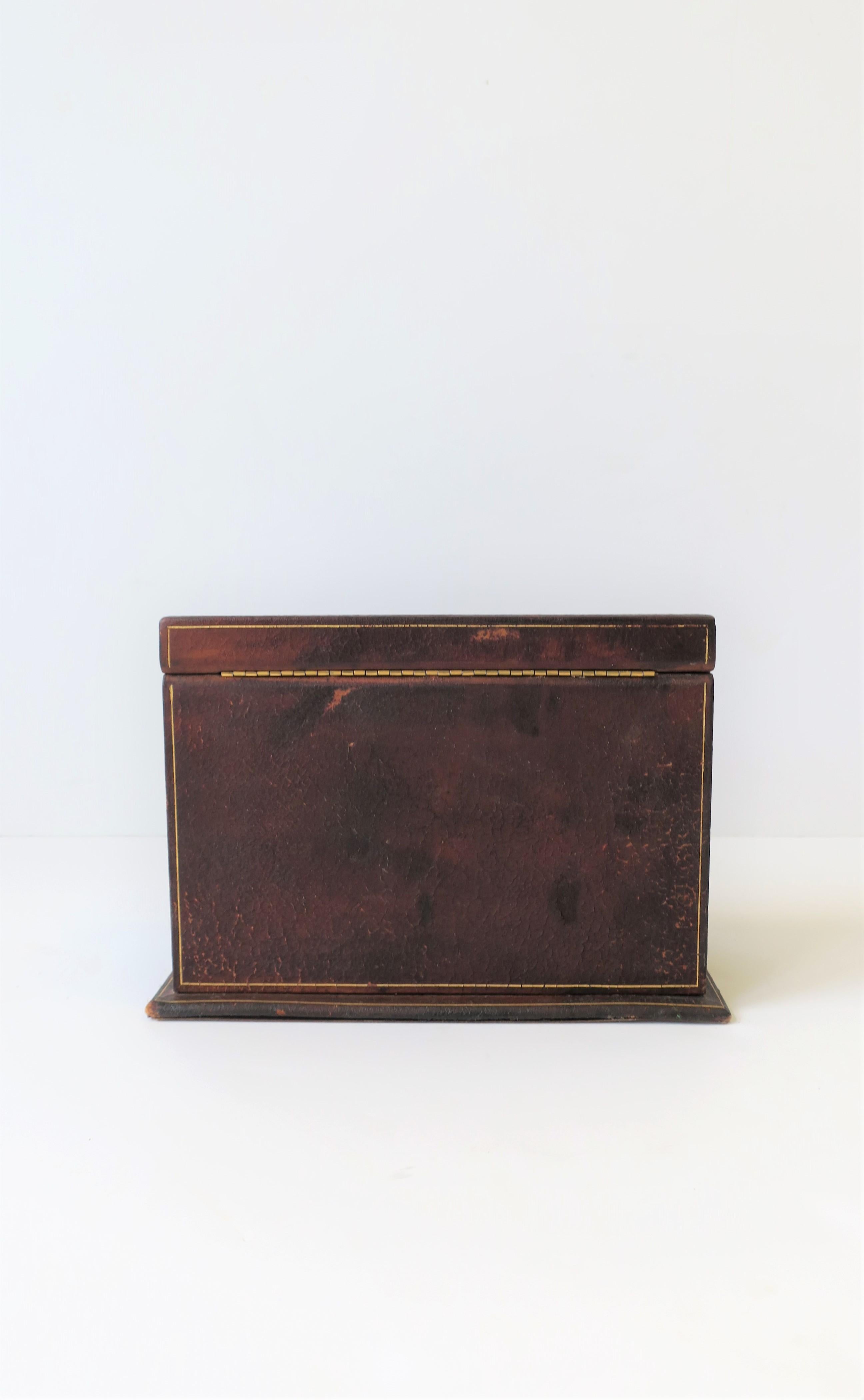 20th Century Italian Leather Desk Letter Holder Box For Sale