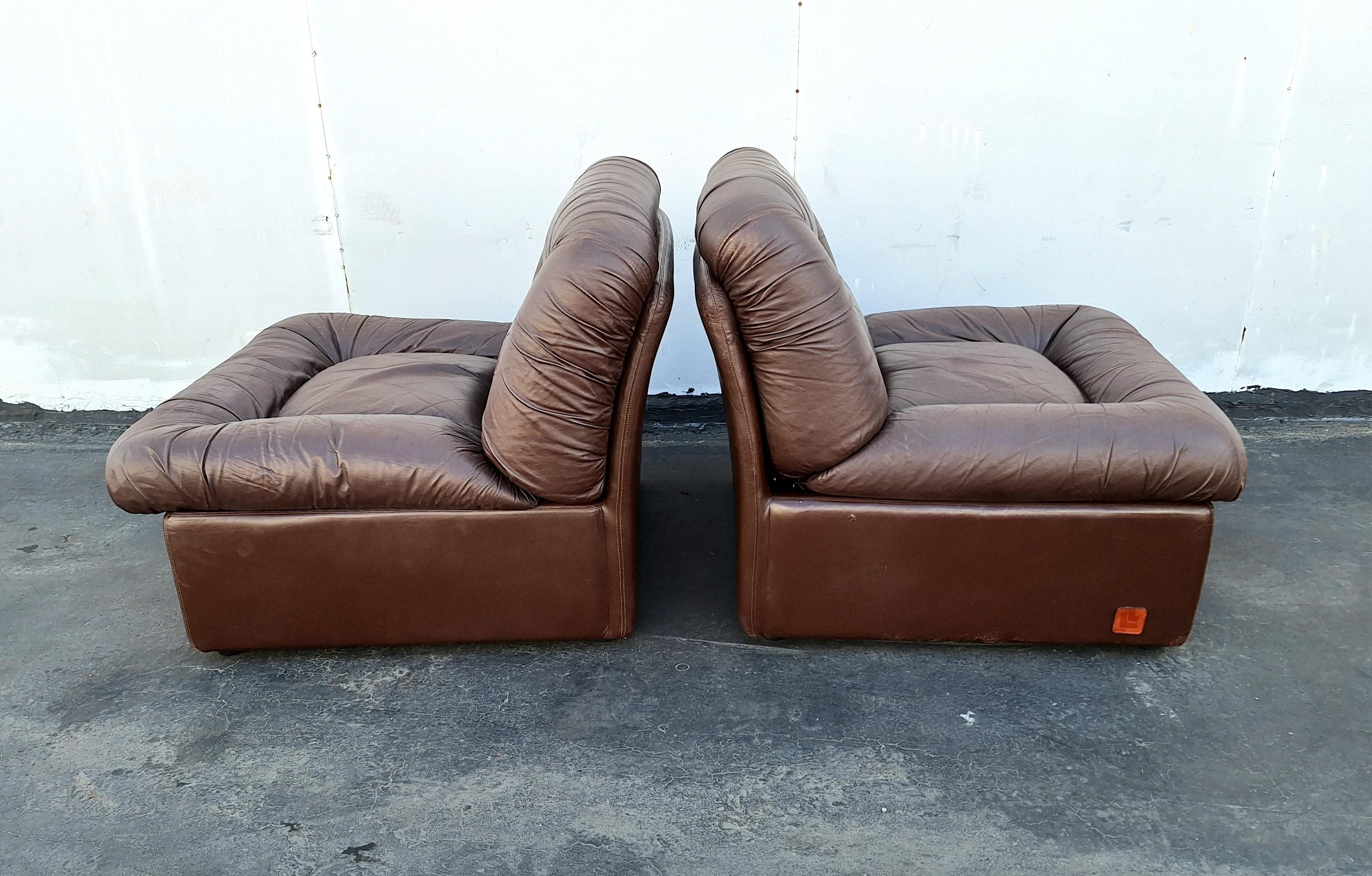 Italian Leather Lounge  Chairs Panarea by Lev & Lev In Good Condition For Sale In Los Angeles, CA