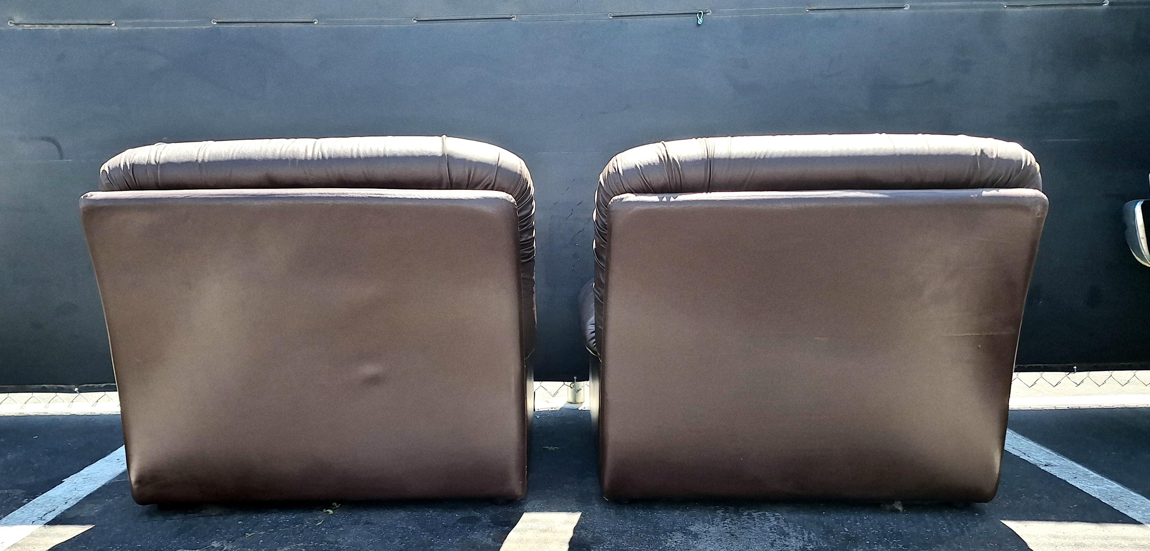 Italian Leather Lounge  Chairs Panarea by Lev & Lev For Sale 2