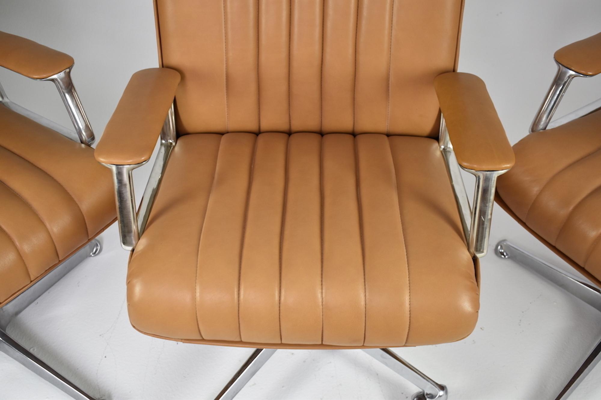 Mid-20th Century Italian Leather Office Chair Set by Osvaldo Borsani for Tecno Milano, 1960s For Sale