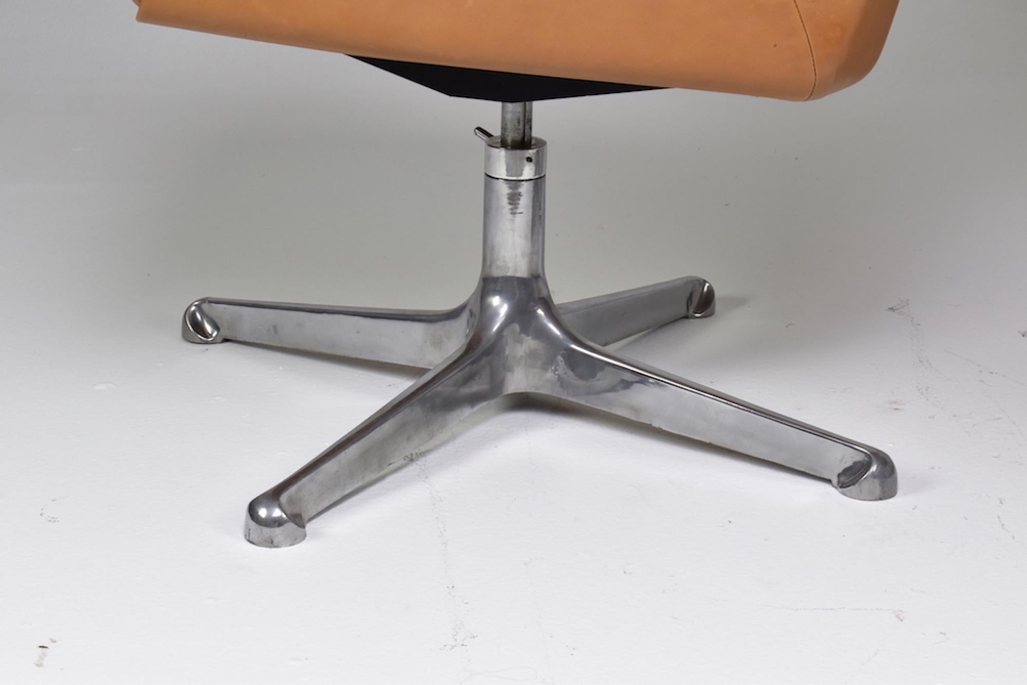Italian Leather Office Chair Set by Osvaldo Borsani for Tecno Milano, 1960s For Sale 2