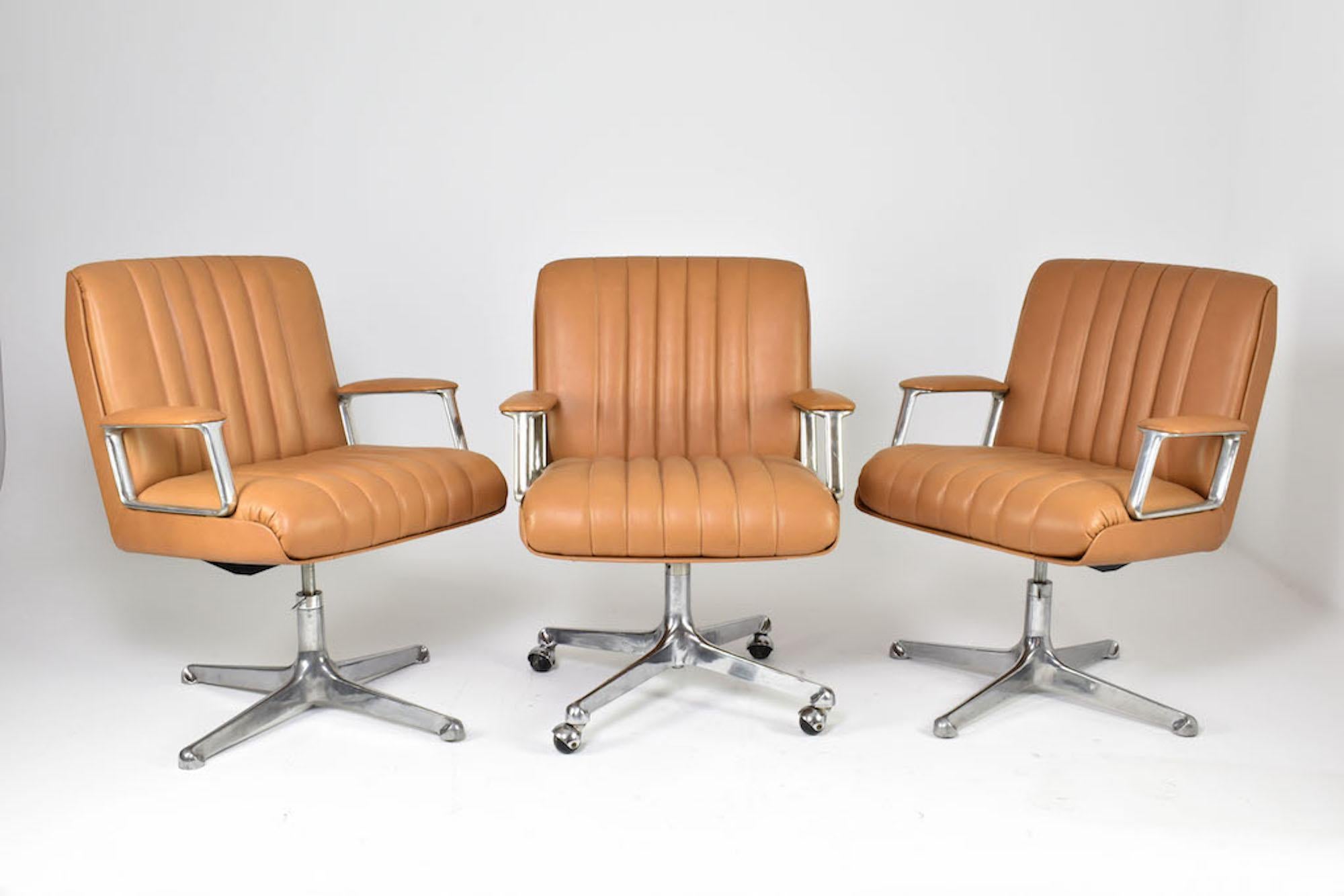 Italian Leather Office Chair Set by Osvaldo Borsani for Tecno Milano, 1960s For Sale 3