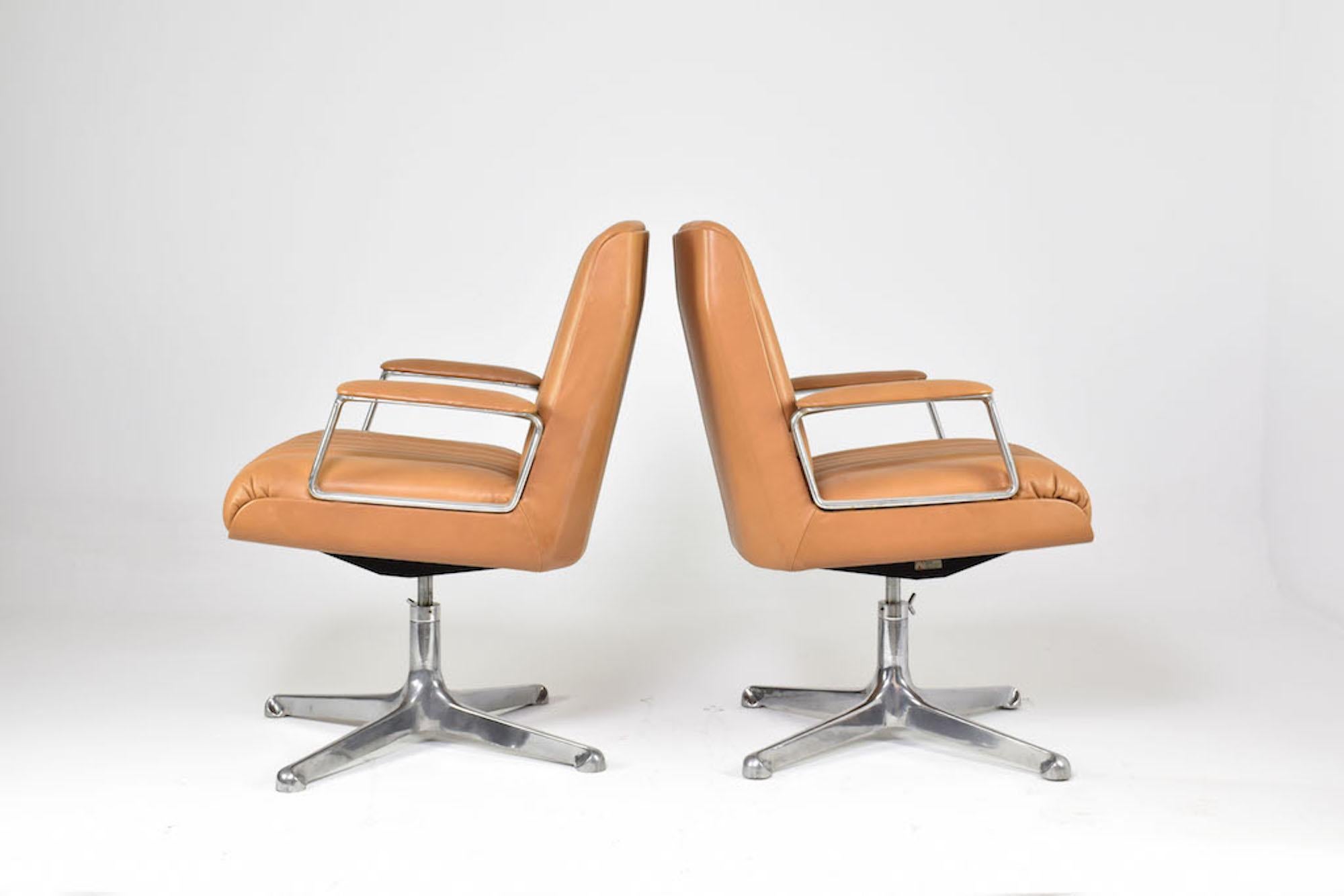 Italian Leather Office Chair Set by Osvaldo Borsani for Tecno Milano, 1960s For Sale 4