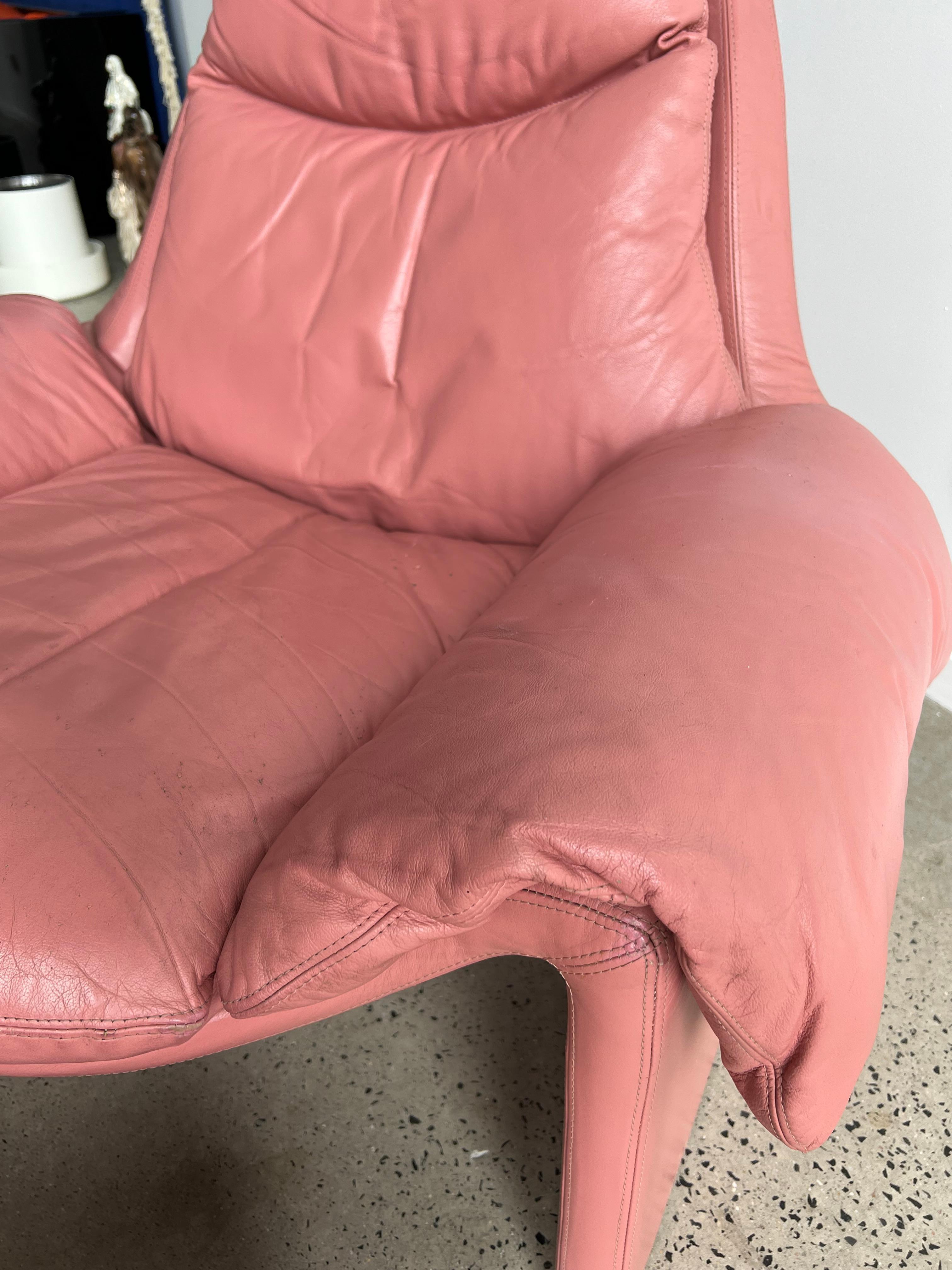 Italienischer rosafarbener P60-Stuhl aus Leder von Vittorio Introini für Saporiti Italia, 1962 (Mitte des 20. Jahrhunderts) im Angebot
