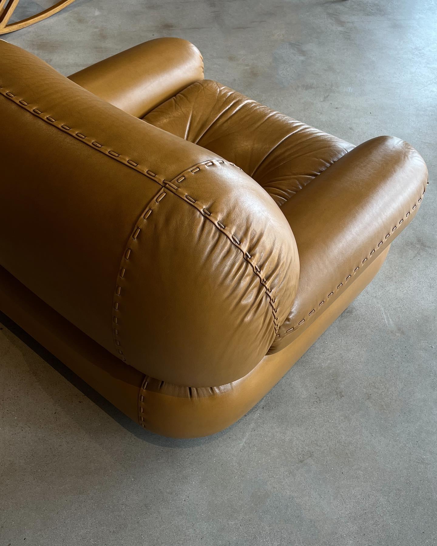 Machine-Made Italian Leather “Sapporo” Lounge Chair by Mobil Girgi, 1970s
